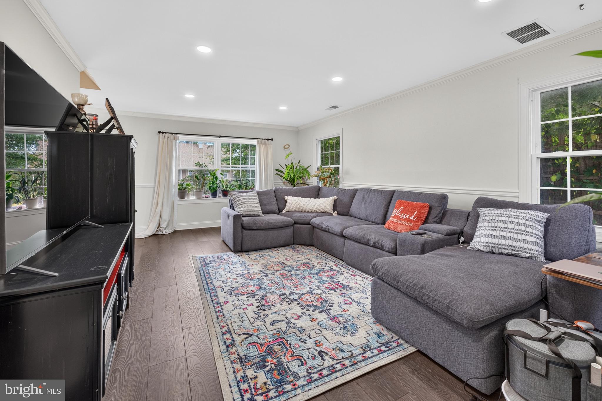 24 PEACHFIELD LANE