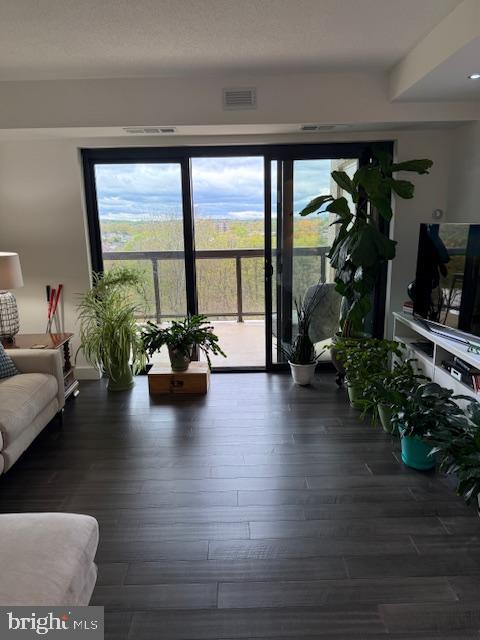 WATERGATE AT LANDMARK - Residential