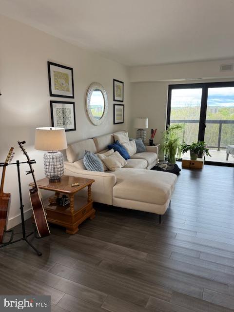 WATERGATE AT LANDMARK - Residential