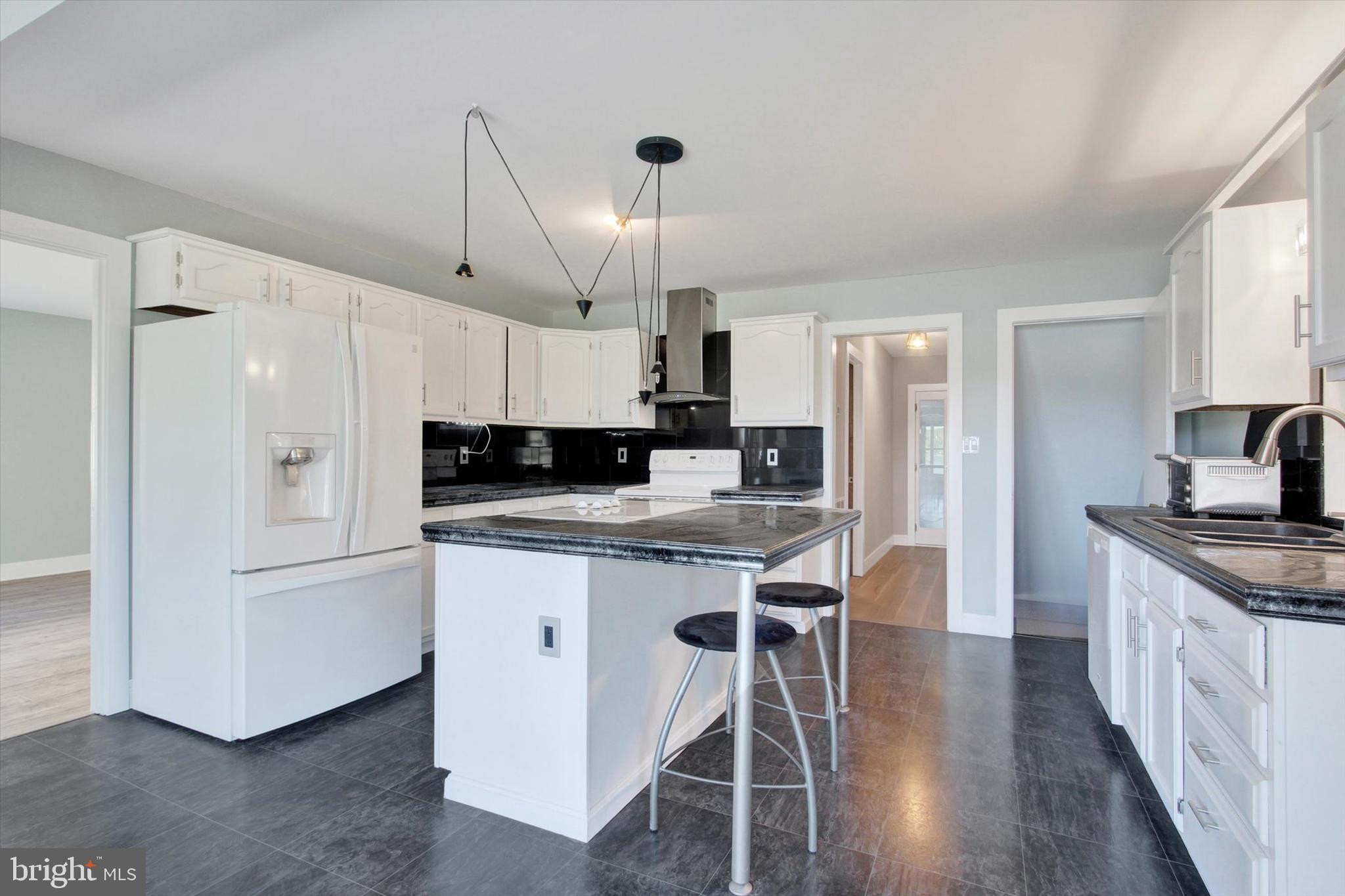 LAKE MEADE - Residential