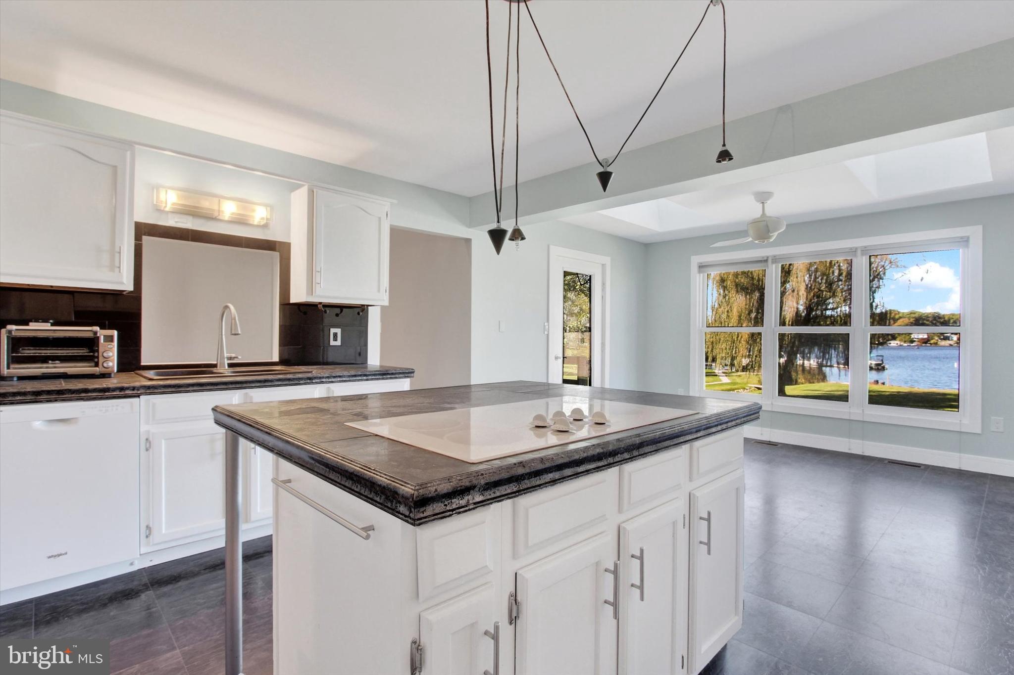 LAKE MEADE - Residential