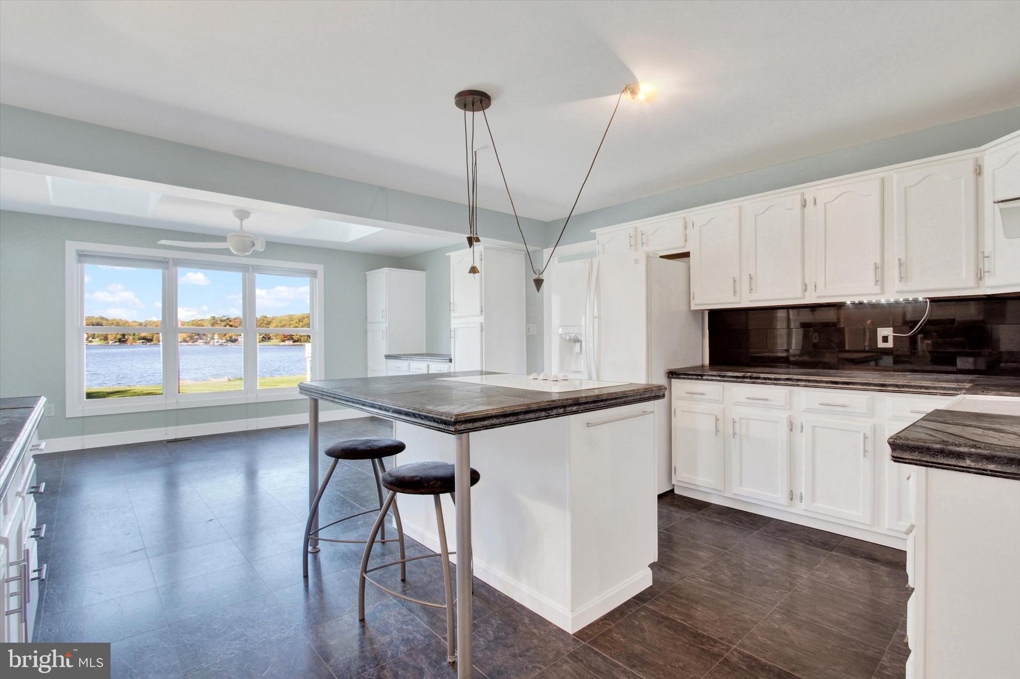 LAKE MEADE - Residential