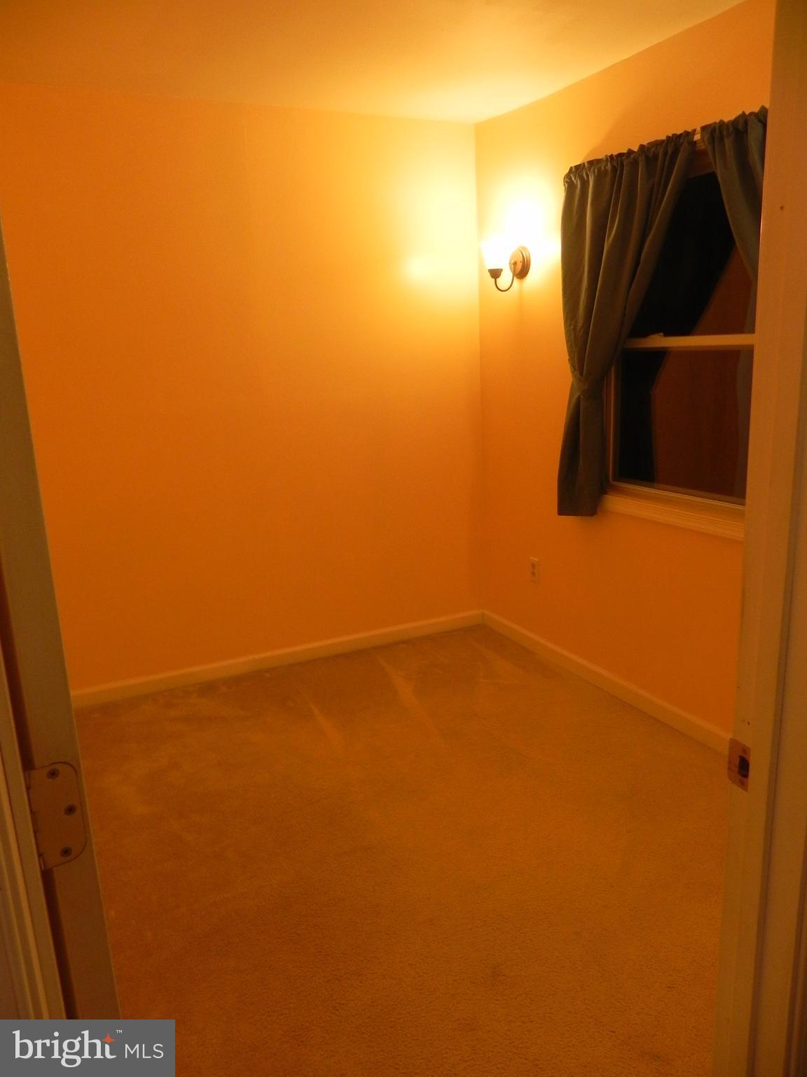 KINGSBRIDGE COURT - Residential Lease