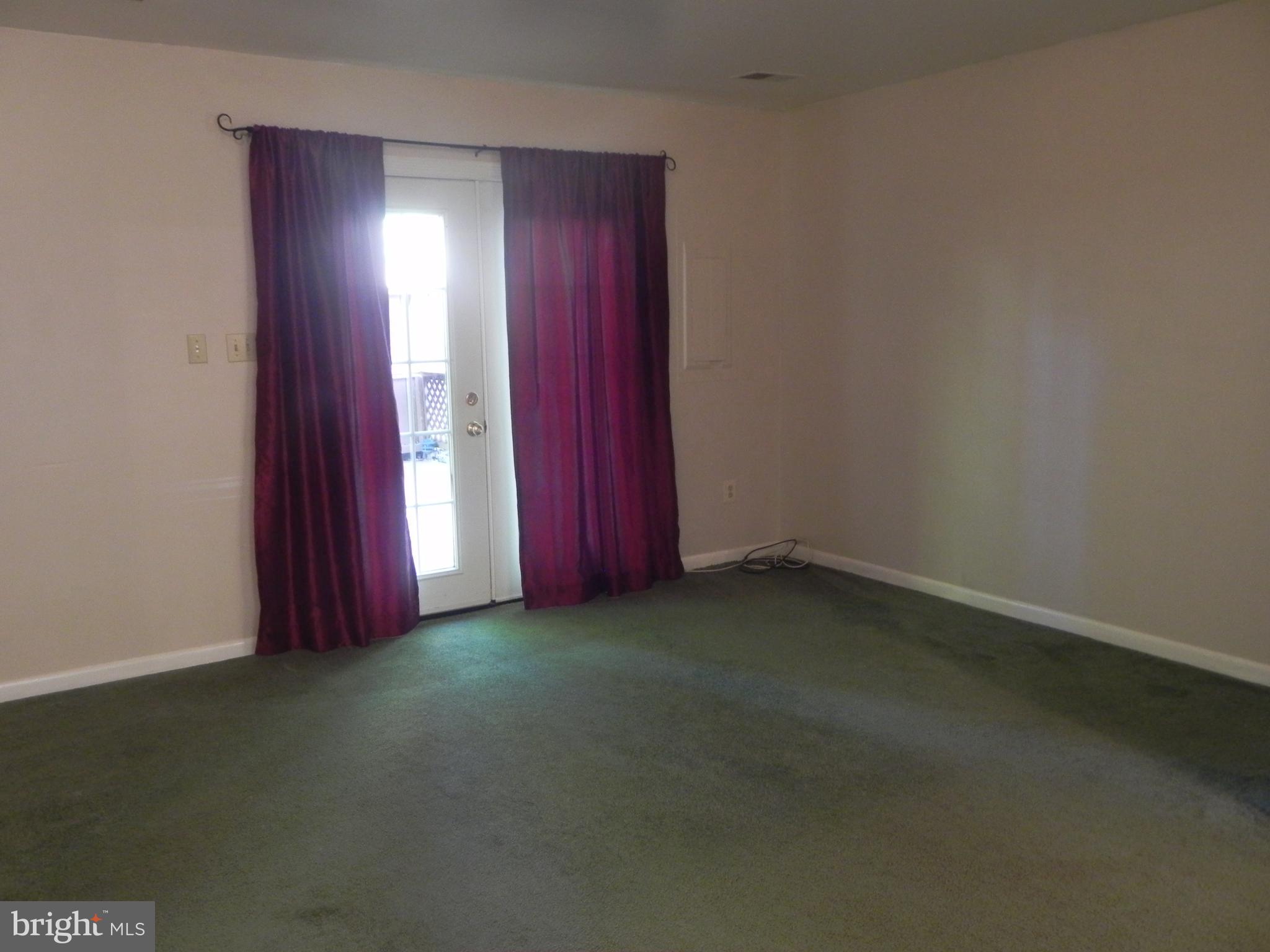 KINGSBRIDGE COURT - Residential Lease