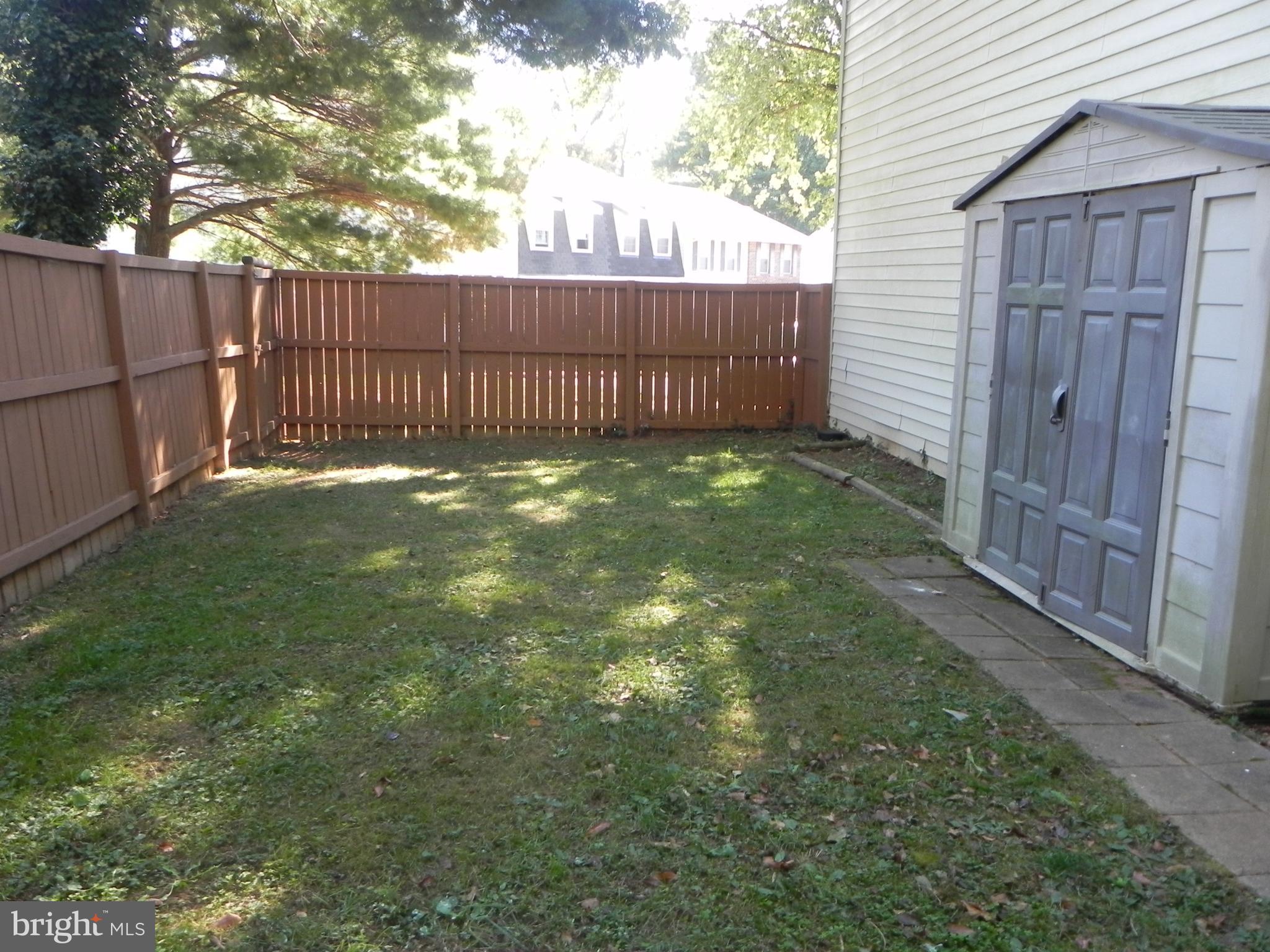 KINGSBRIDGE COURT - Residential Lease