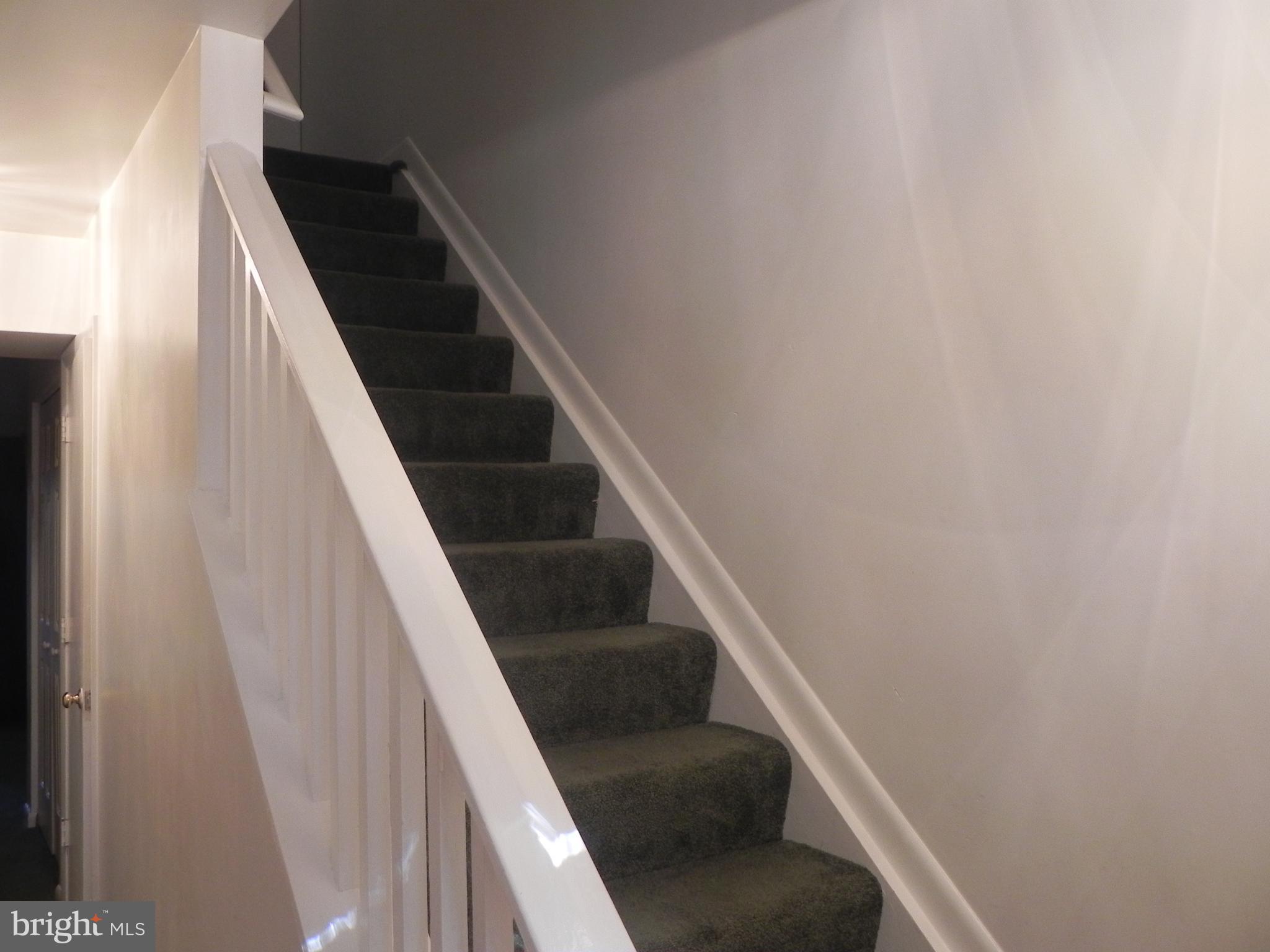 KINGSBRIDGE COURT - Residential Lease