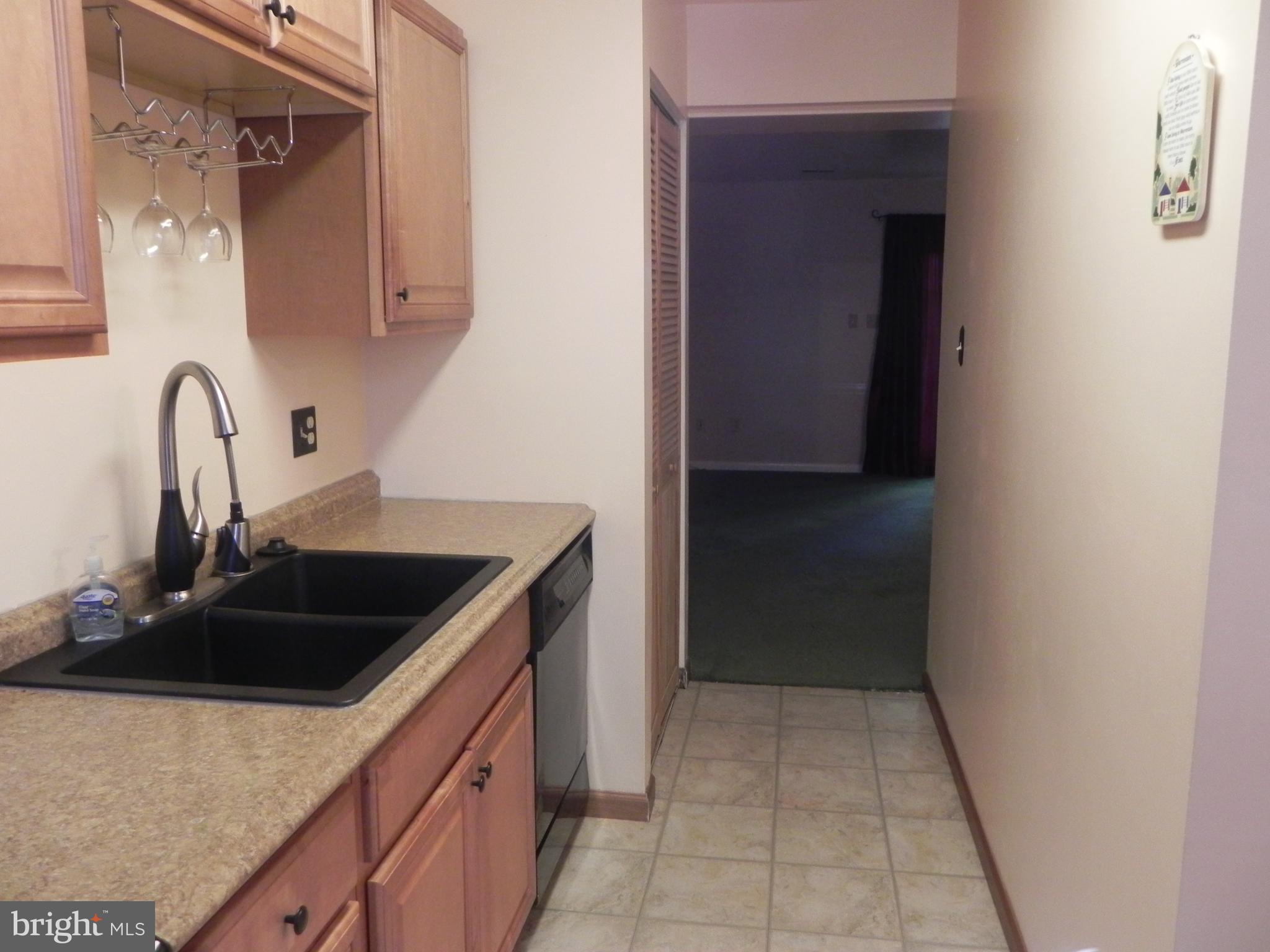 KINGSBRIDGE COURT - Residential Lease