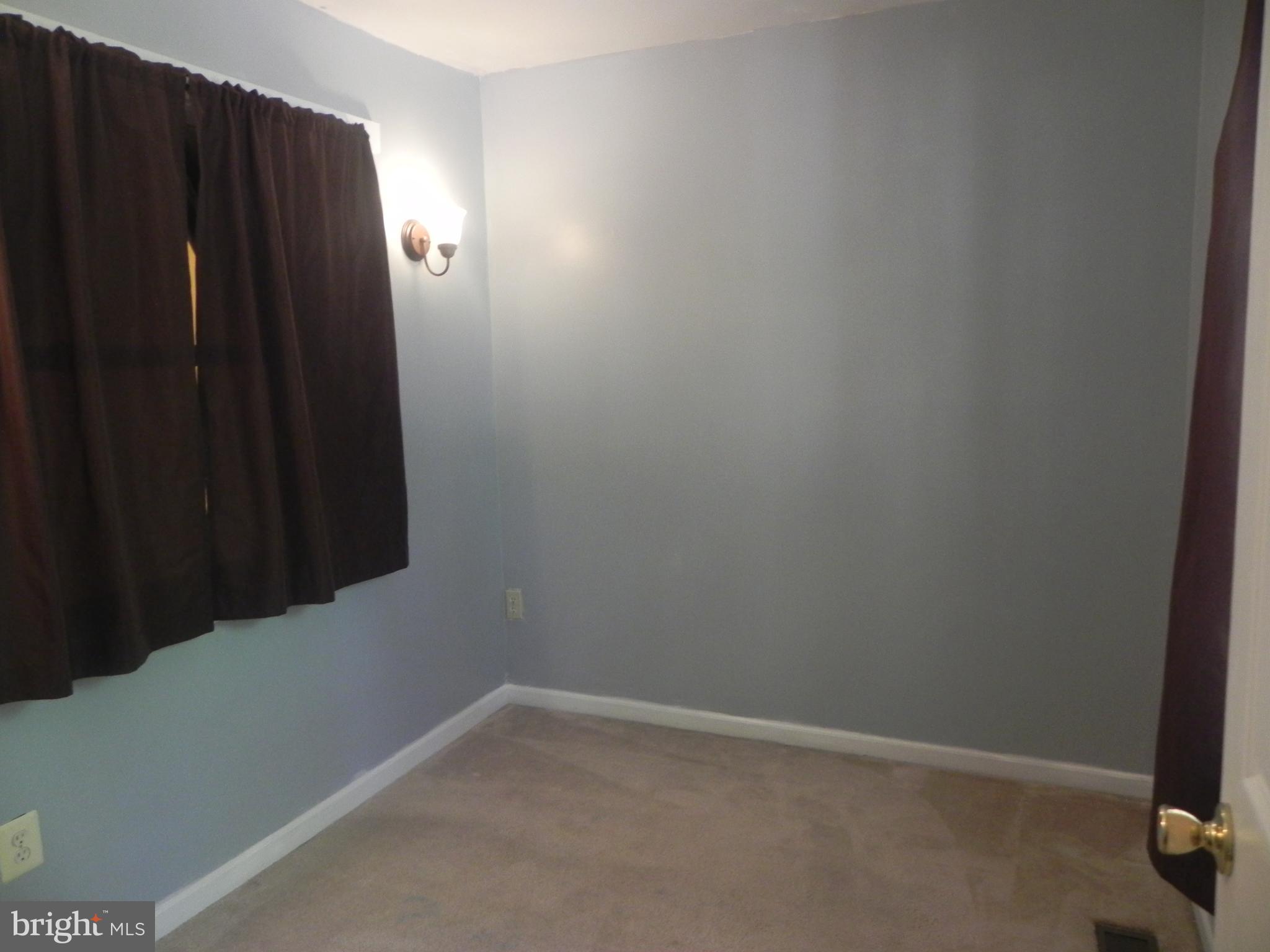 KINGSBRIDGE COURT - Residential Lease