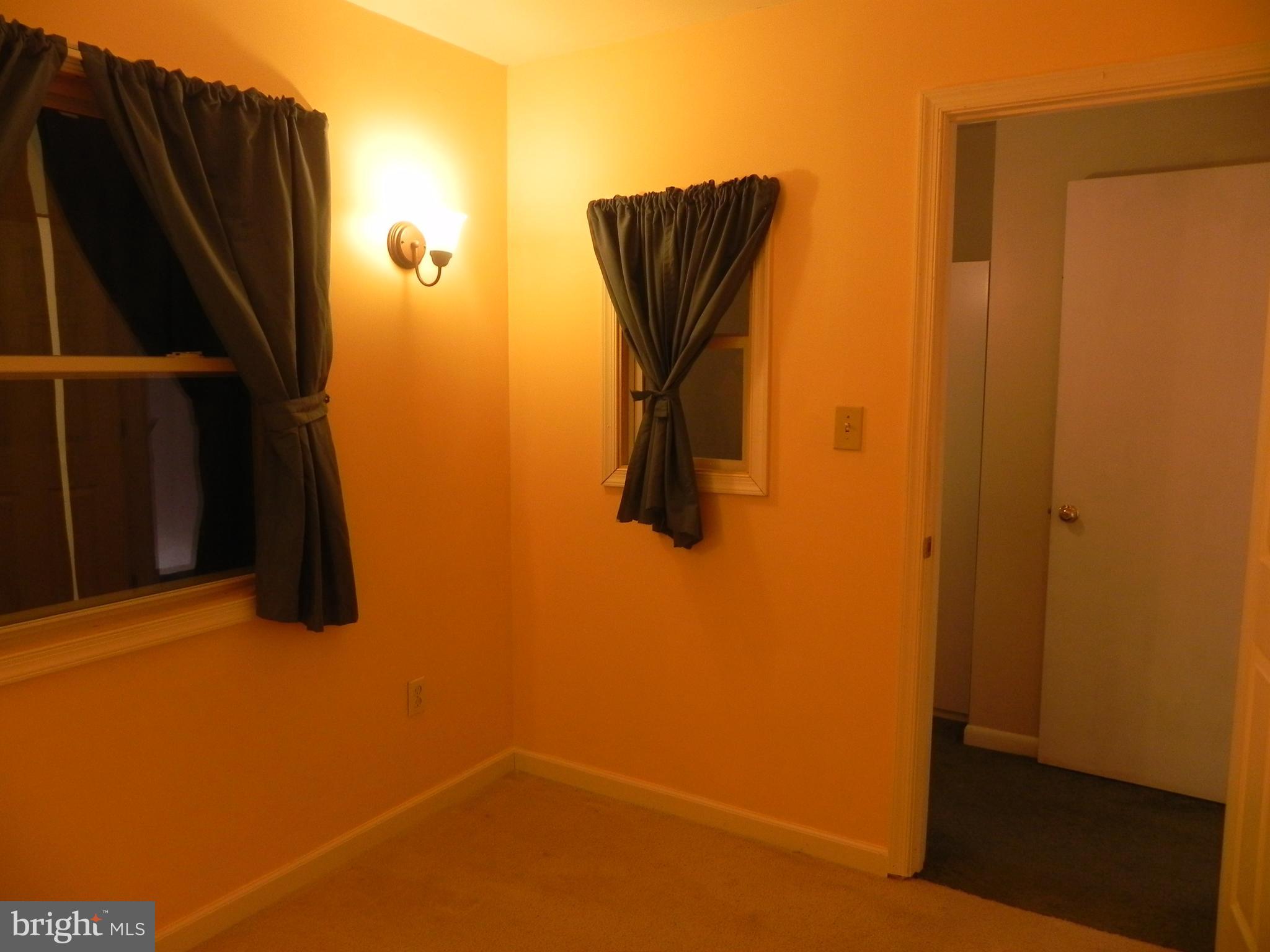 KINGSBRIDGE COURT - Residential Lease