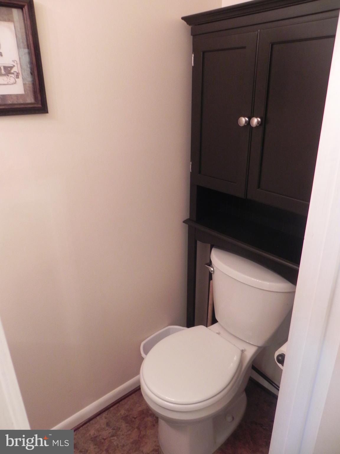 KINGSBRIDGE COURT - Residential Lease