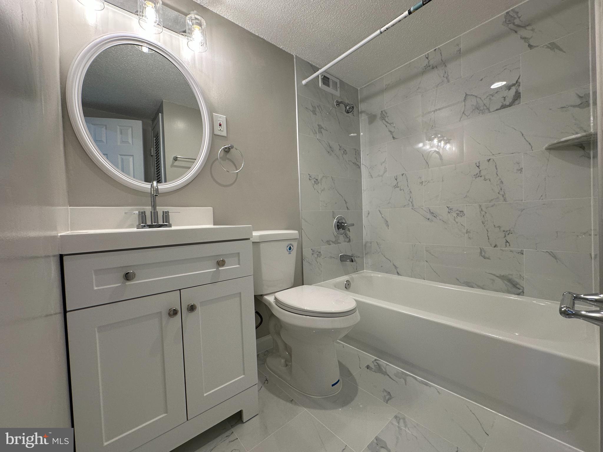 CIRCLE - Residential Lease