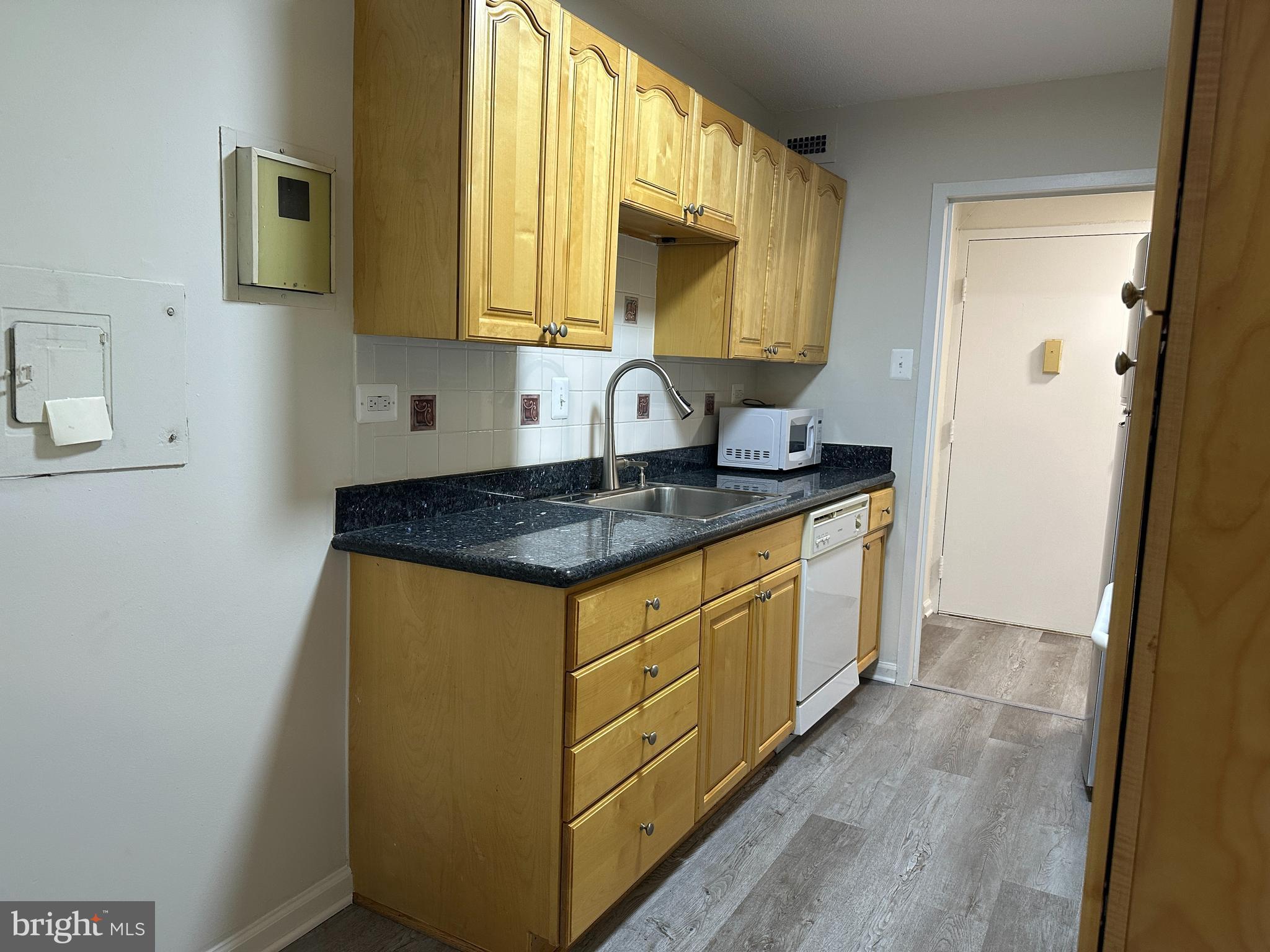 CIRCLE - Residential Lease