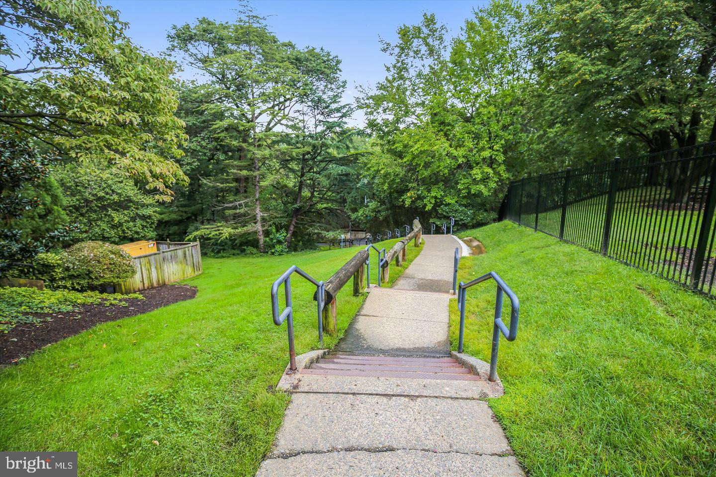 CIRCLE - Residential Lease