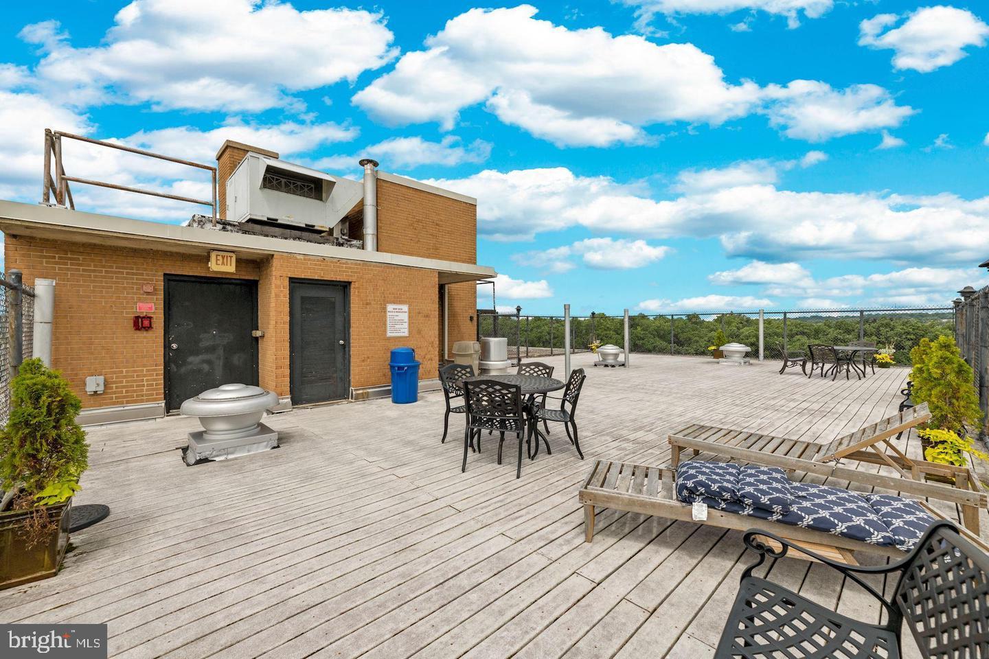 CIRCLE - Residential Lease