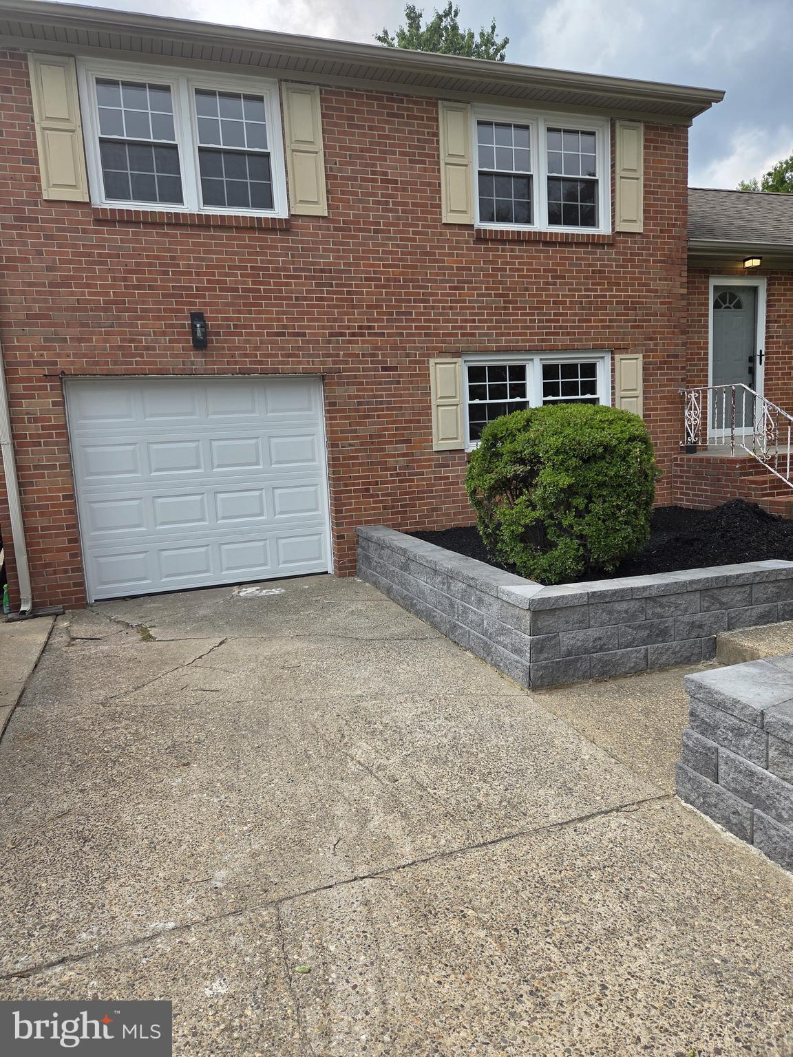 5 SMALLWOOD LANE