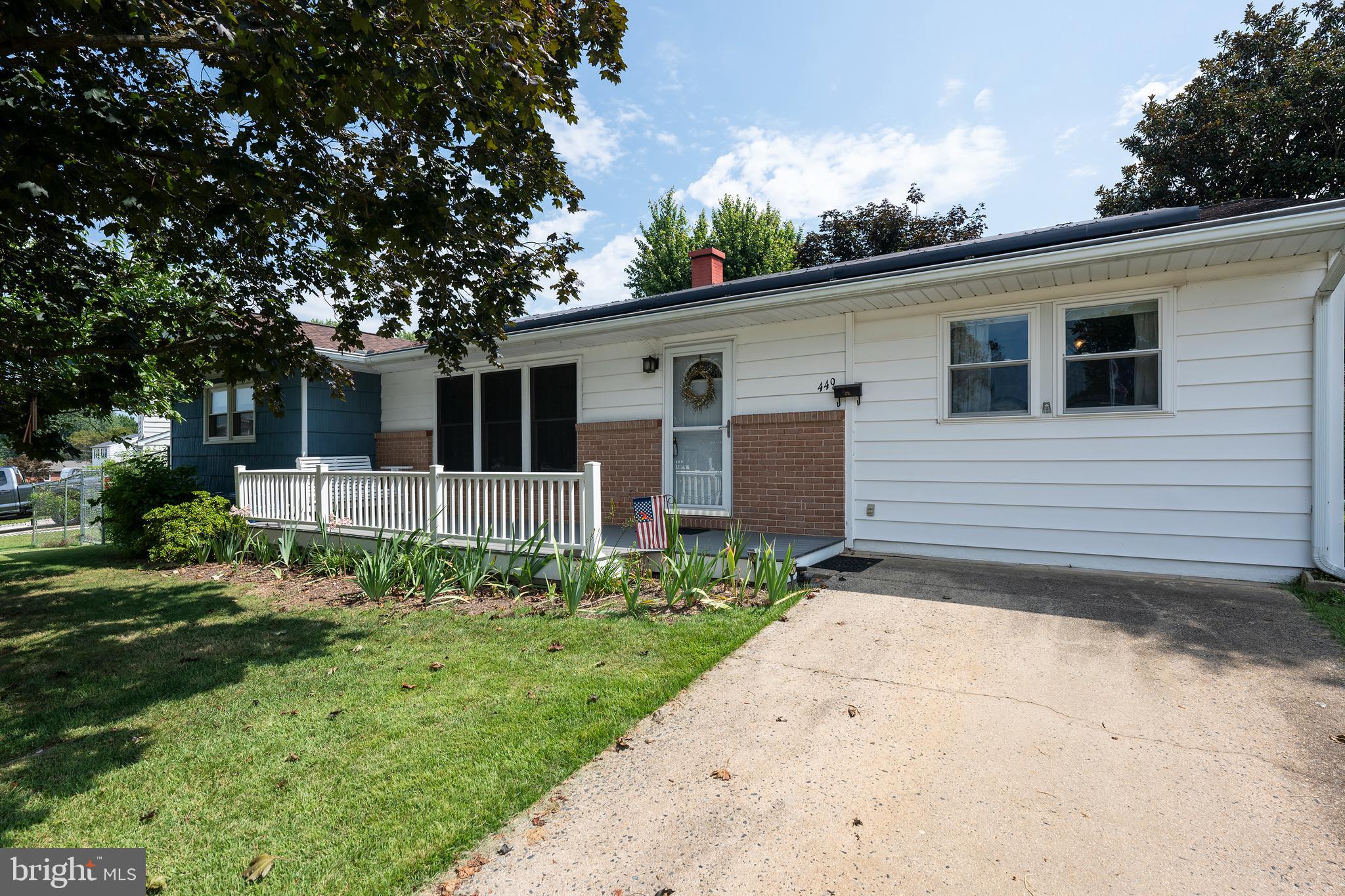 449 DORIS CIRCLE