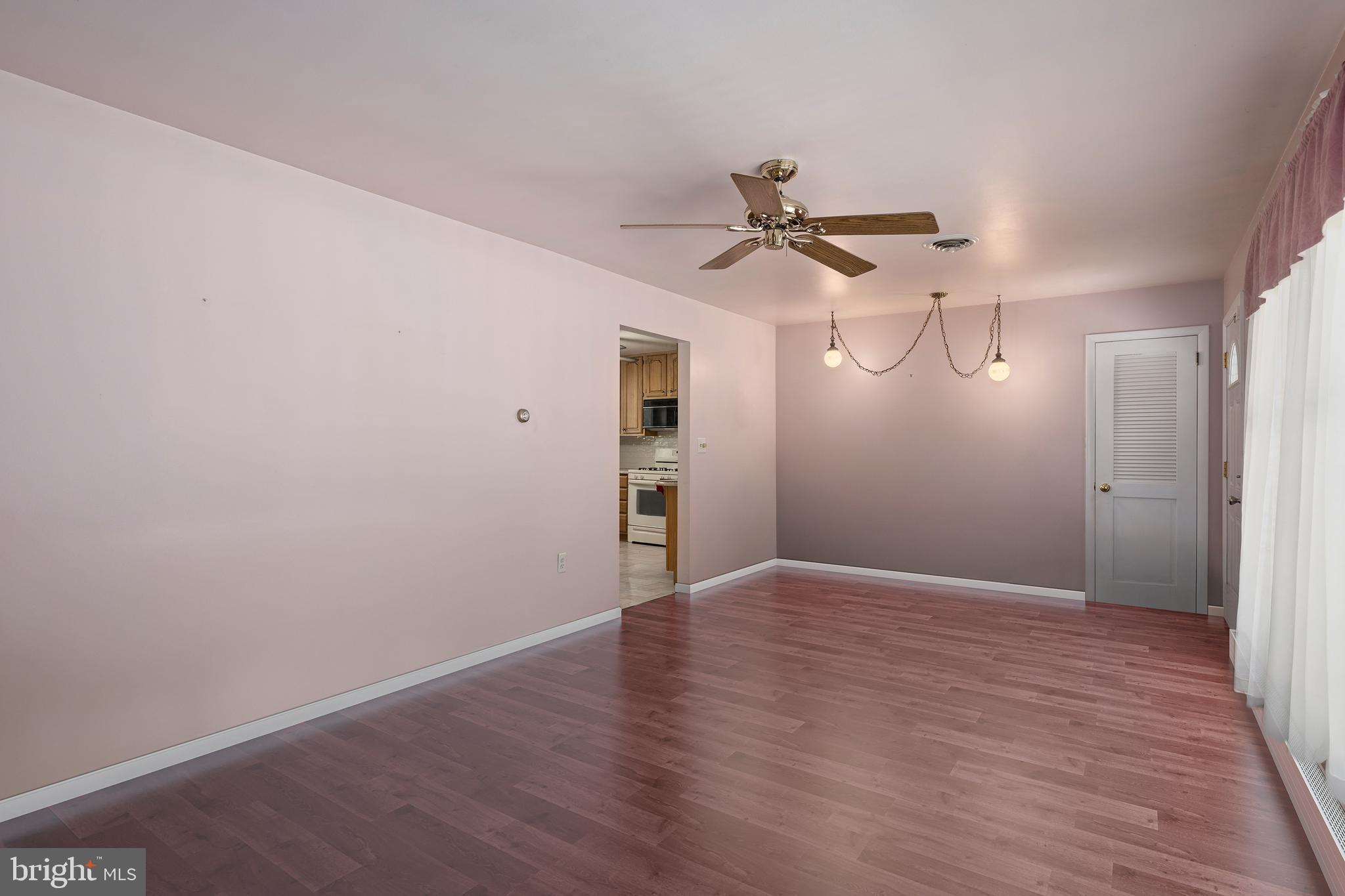 449 DORIS CIRCLE