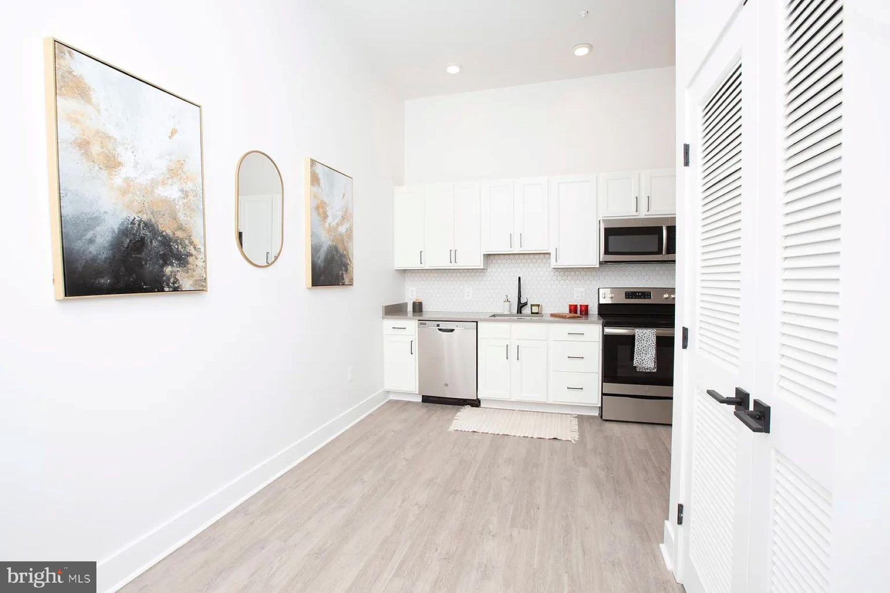 1742 FLEET STREET 202