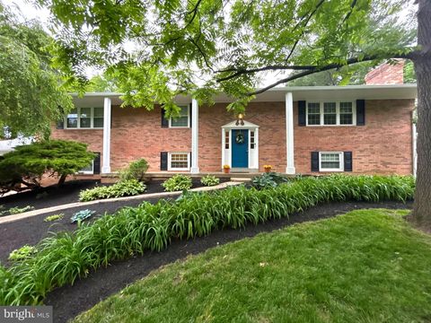828 MONROE STREET HERNDON VA 20170