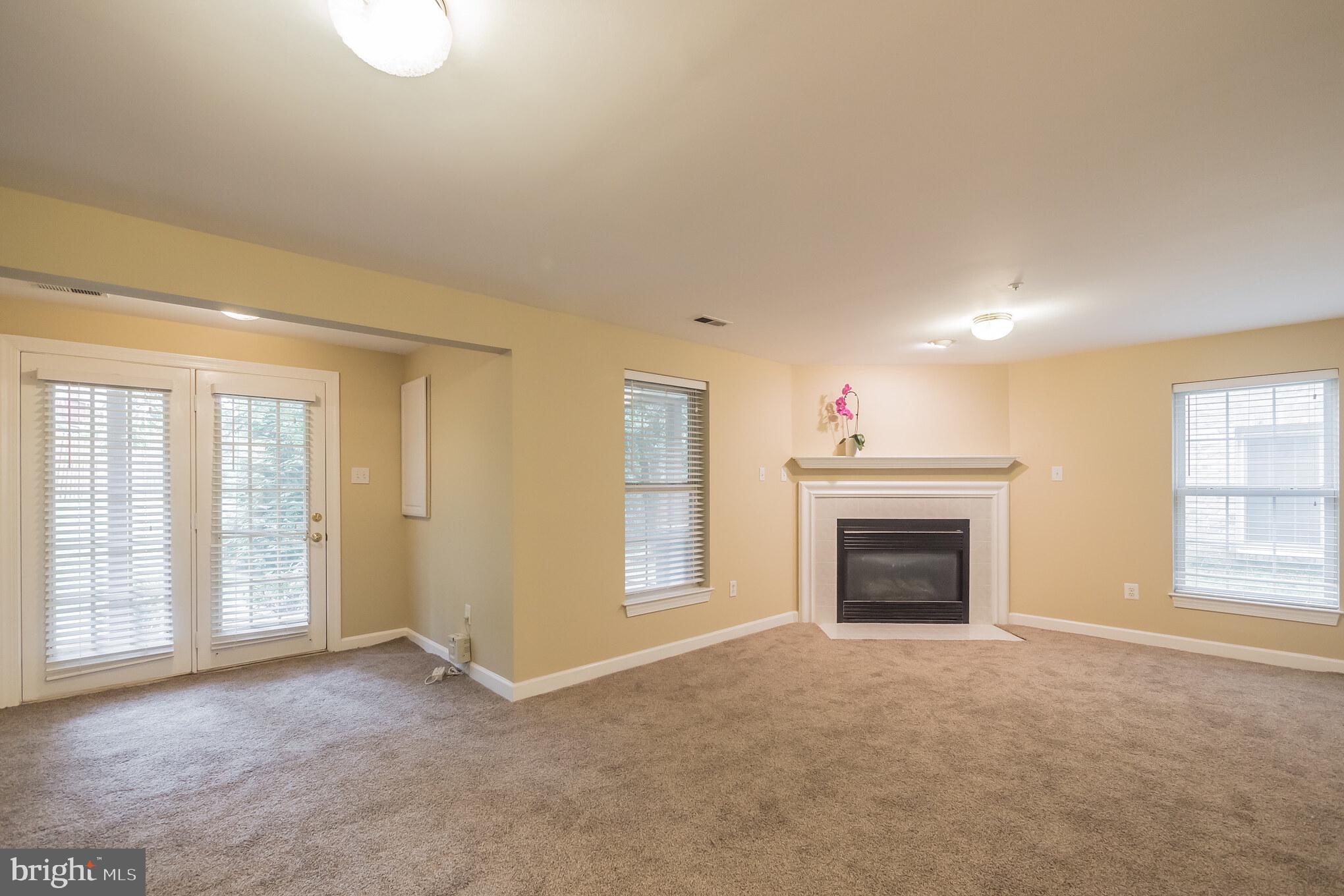 WILLOWS OF POTOMAC - Residential