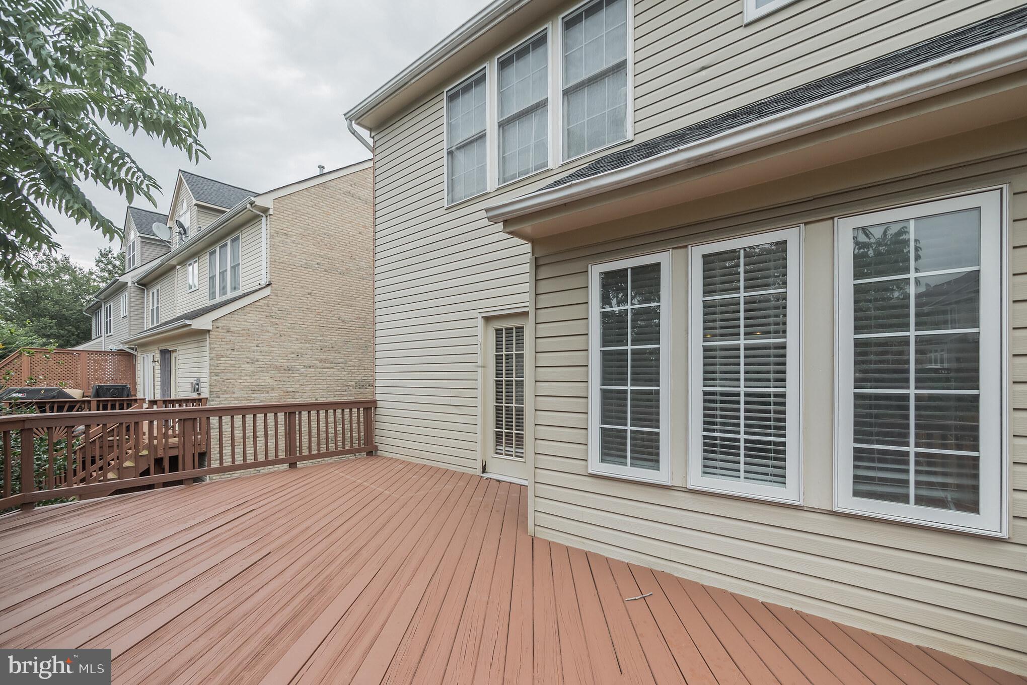 WILLOWS OF POTOMAC - Residential