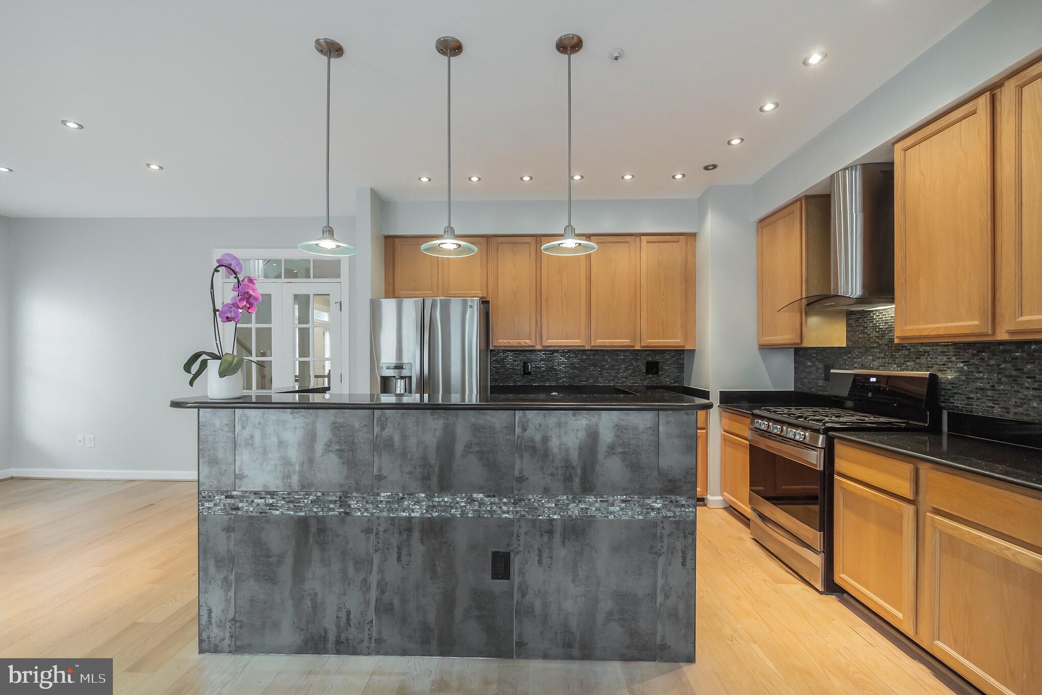 WILLOWS OF POTOMAC - Residential