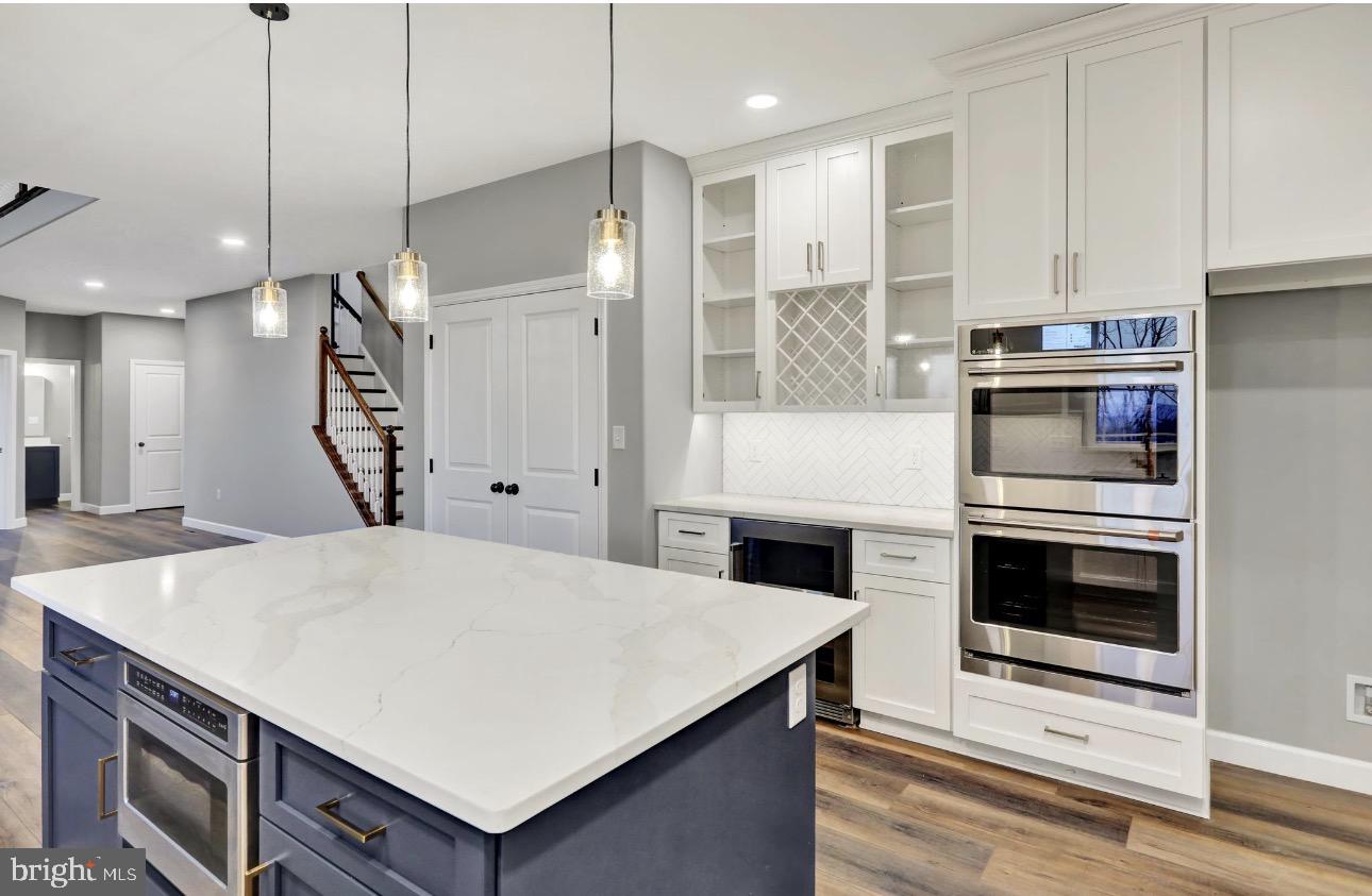 HILL TOP ESTATES - Residential