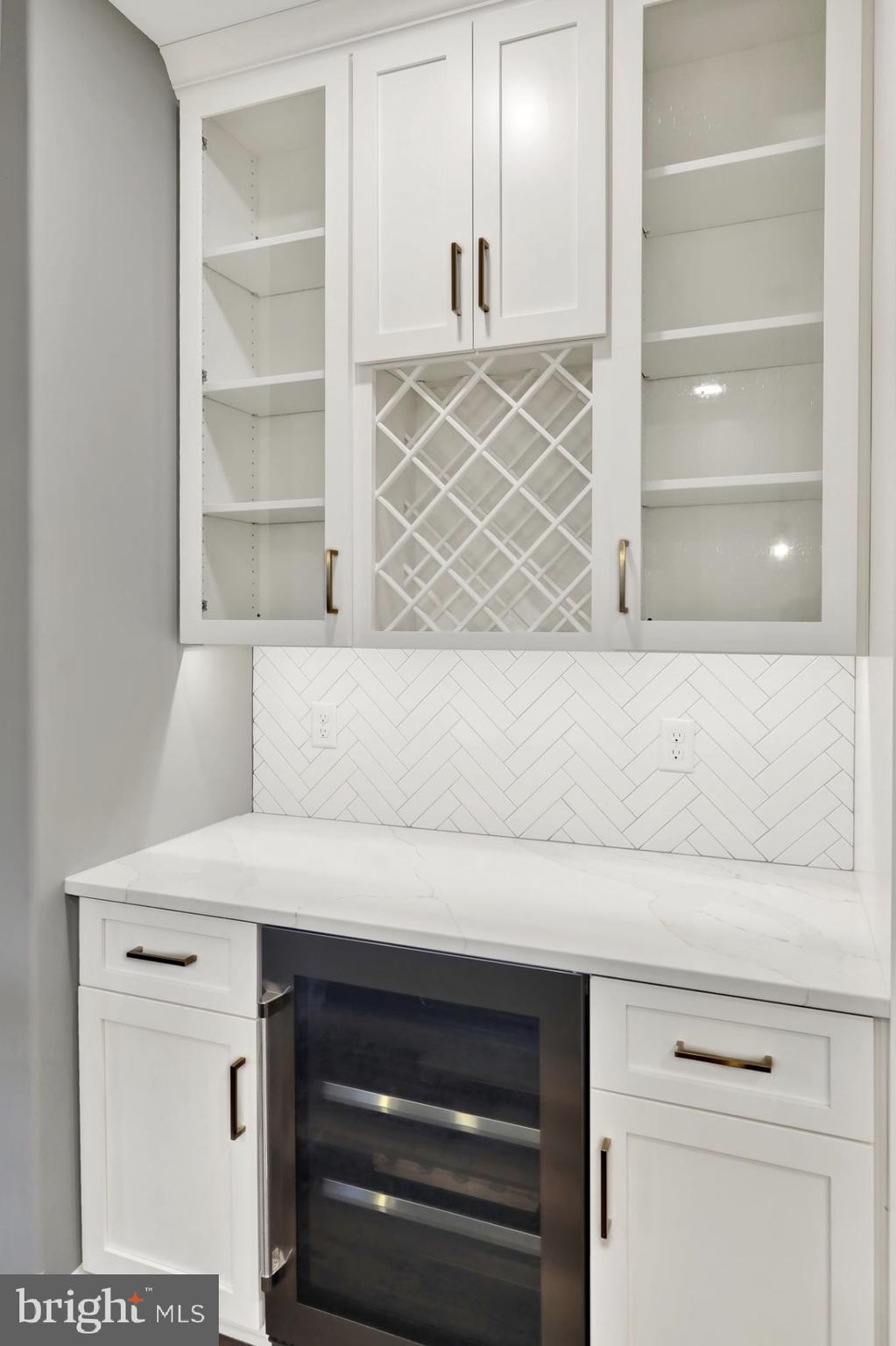 HILL TOP ESTATES - Residential