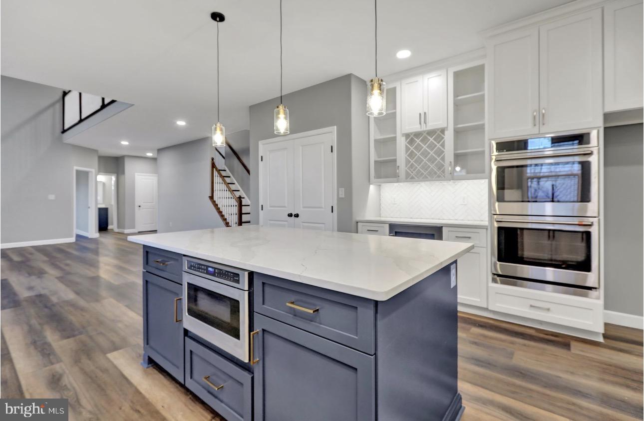 HILL TOP ESTATES - Residential