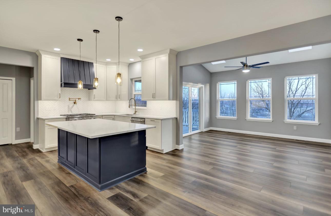 HILL TOP ESTATES - Residential