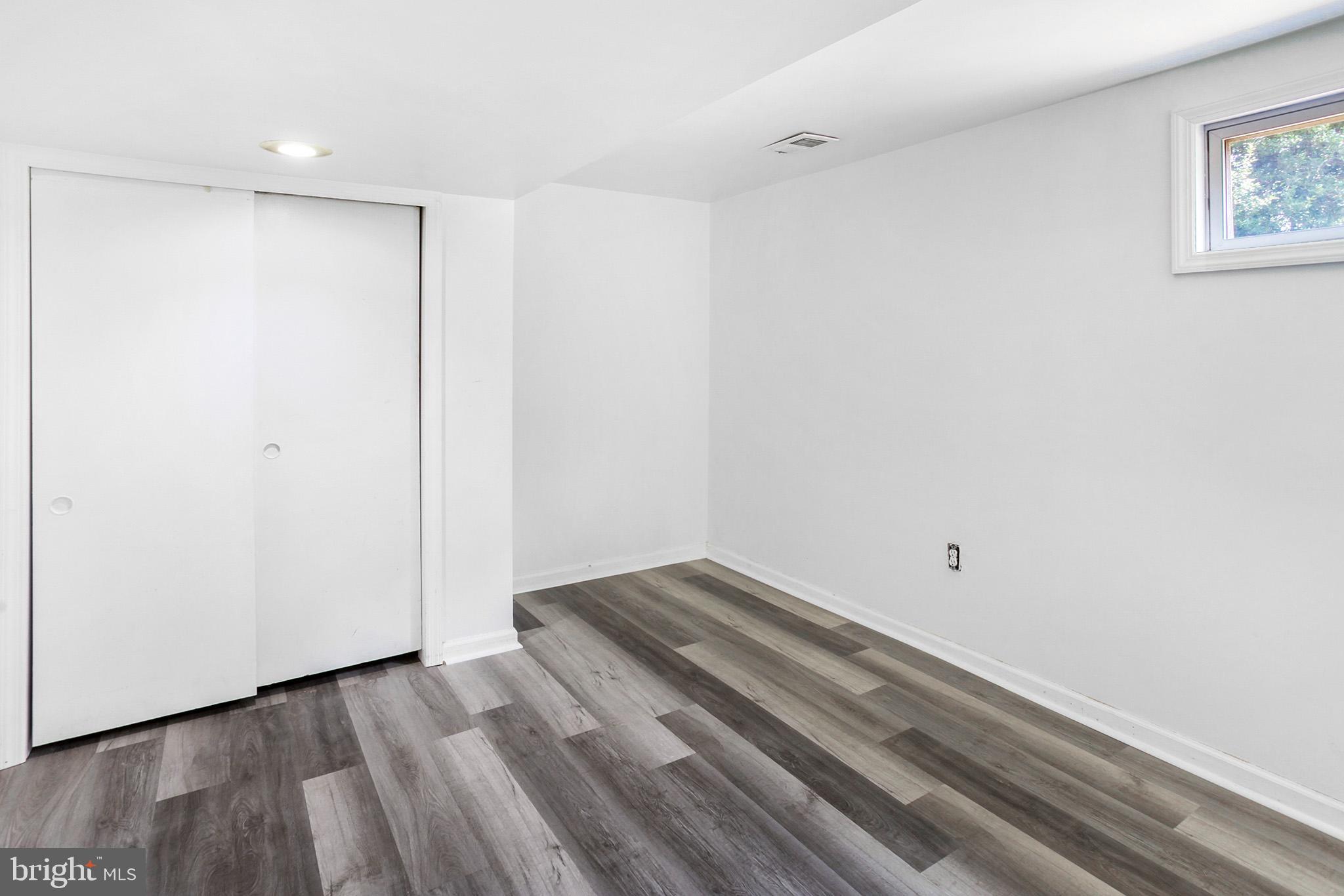 FAIRFAX TOWNE ESTATES - Residential