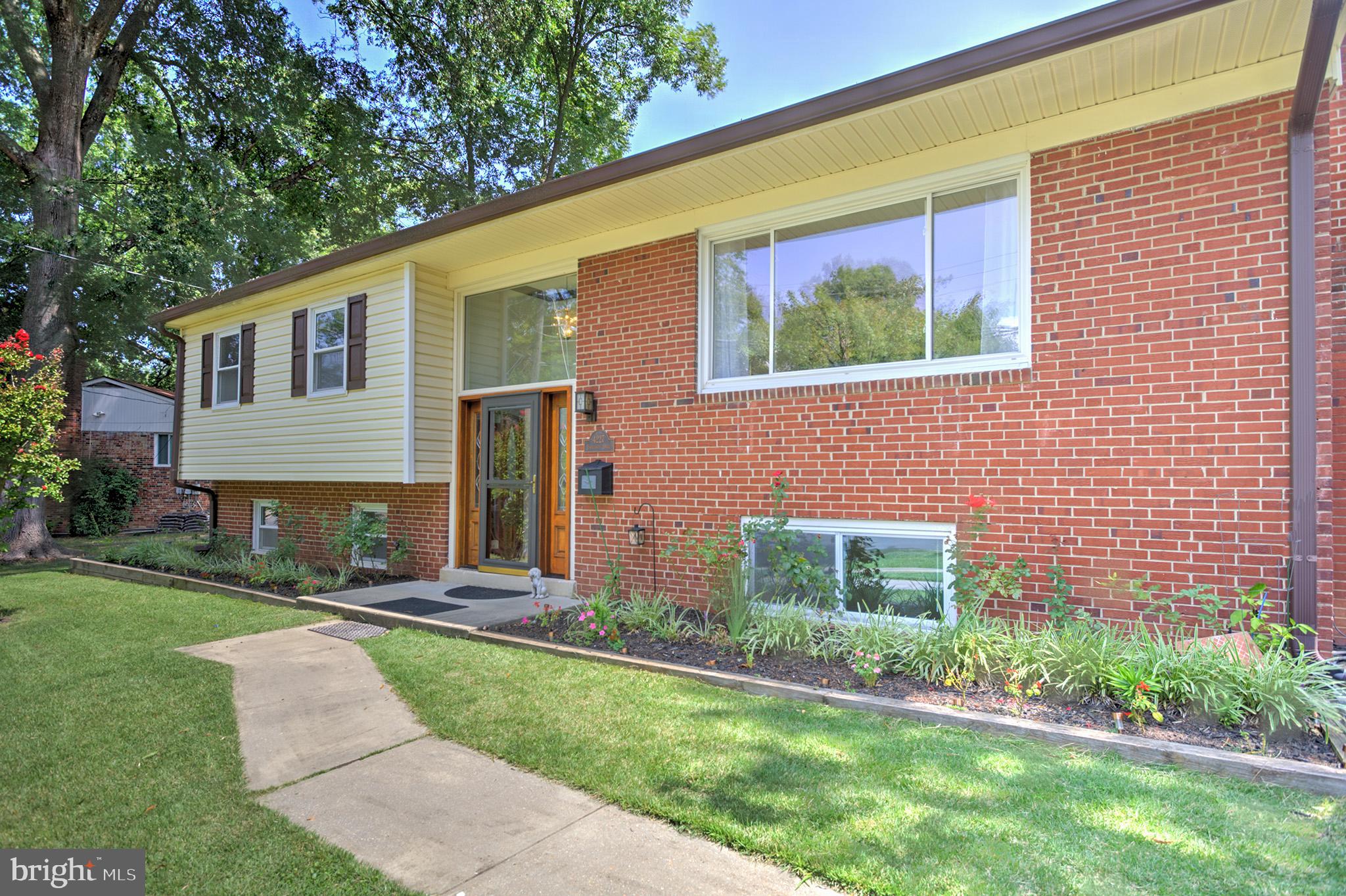 FAIRFAX TOWNE ESTATES - Residential