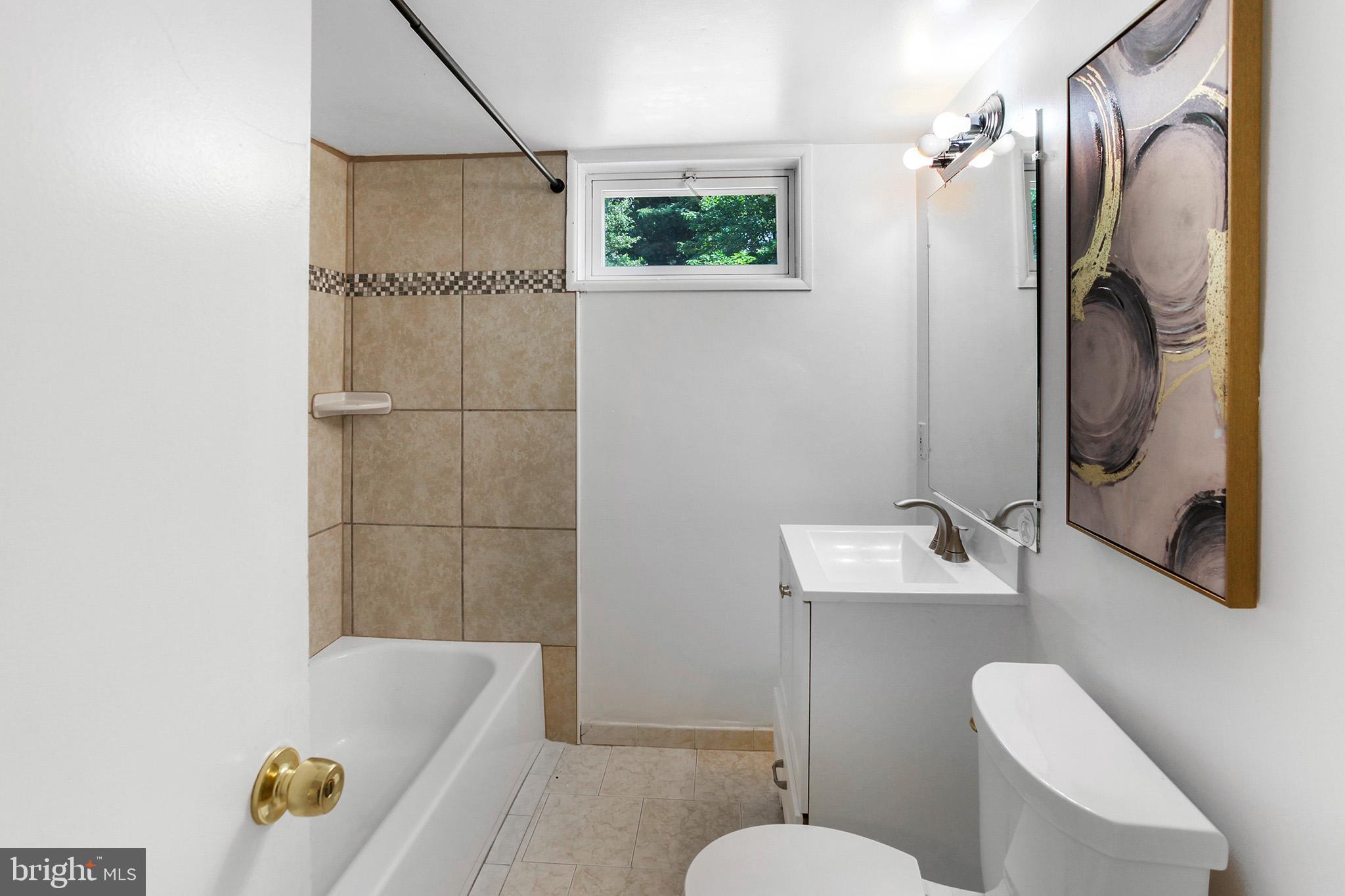 FAIRFAX TOWNE ESTATES - Residential