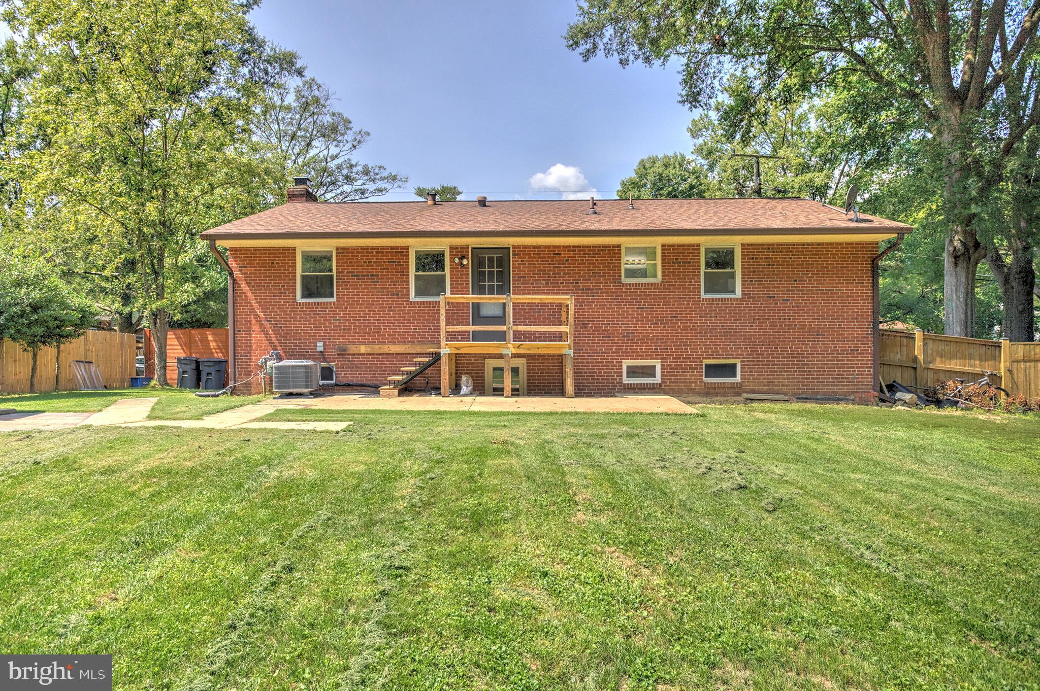 FAIRFAX TOWNE ESTATES - Residential