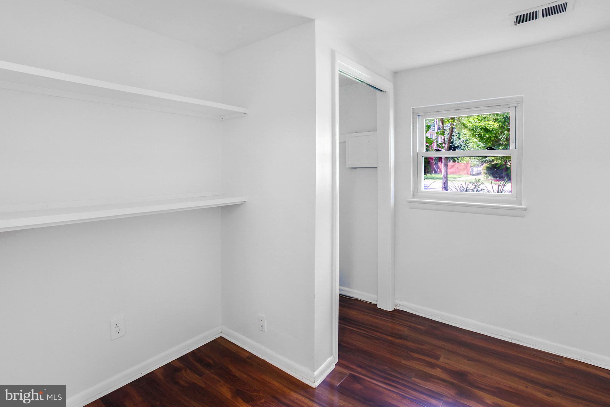 FAIRFAX TOWNE ESTATES - Residential