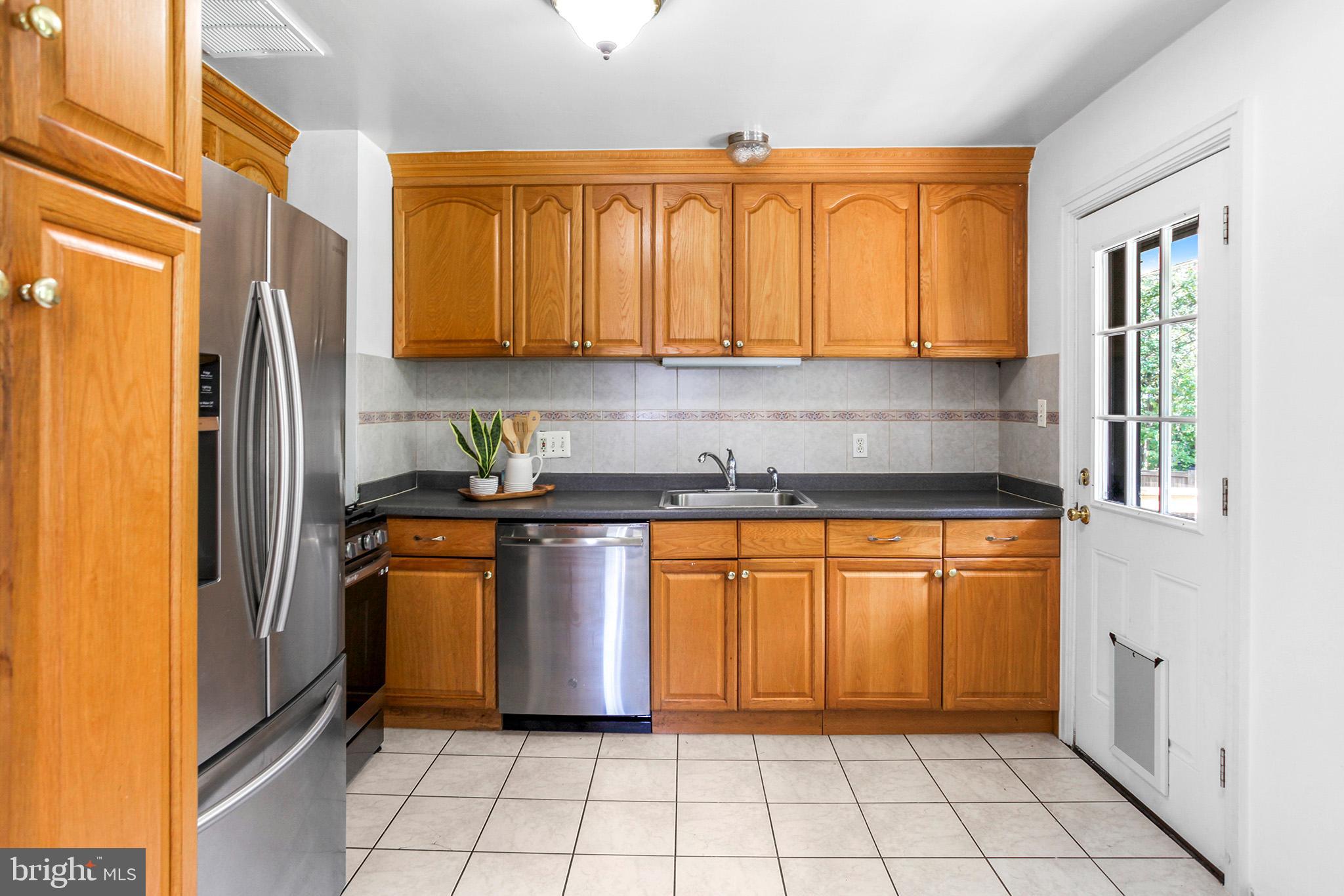 FAIRFAX TOWNE ESTATES - Residential