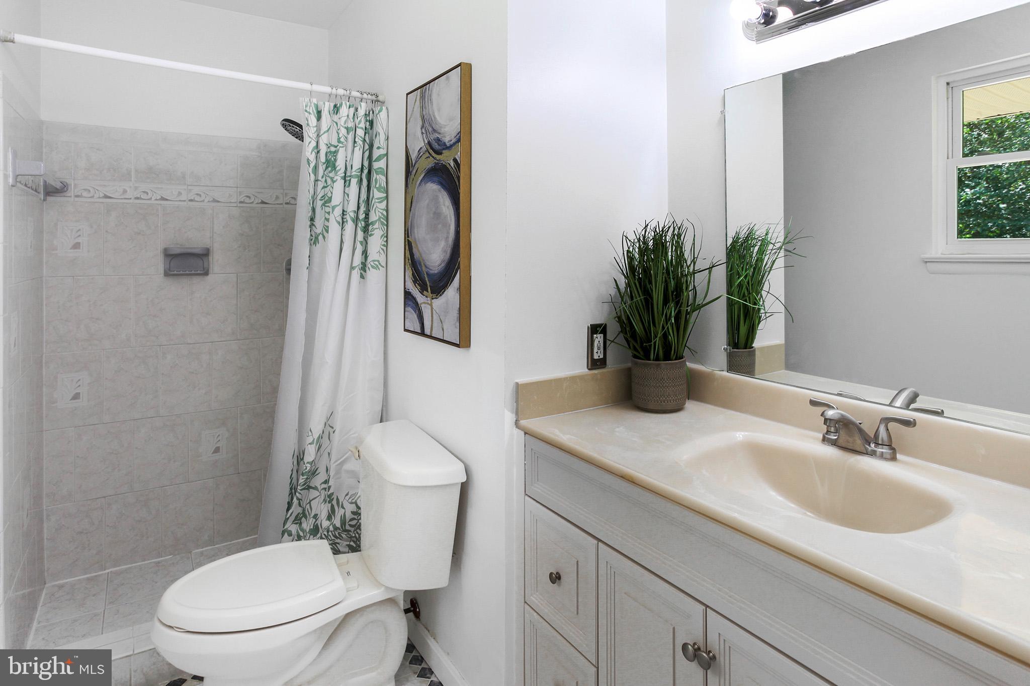 FAIRFAX TOWNE ESTATES - Residential