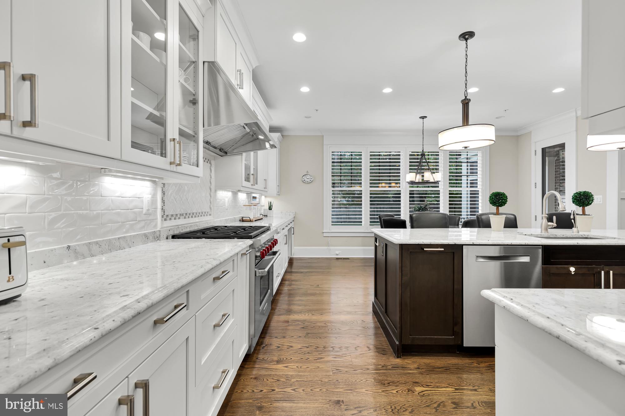 ENGLISH VILLAGE - Residential