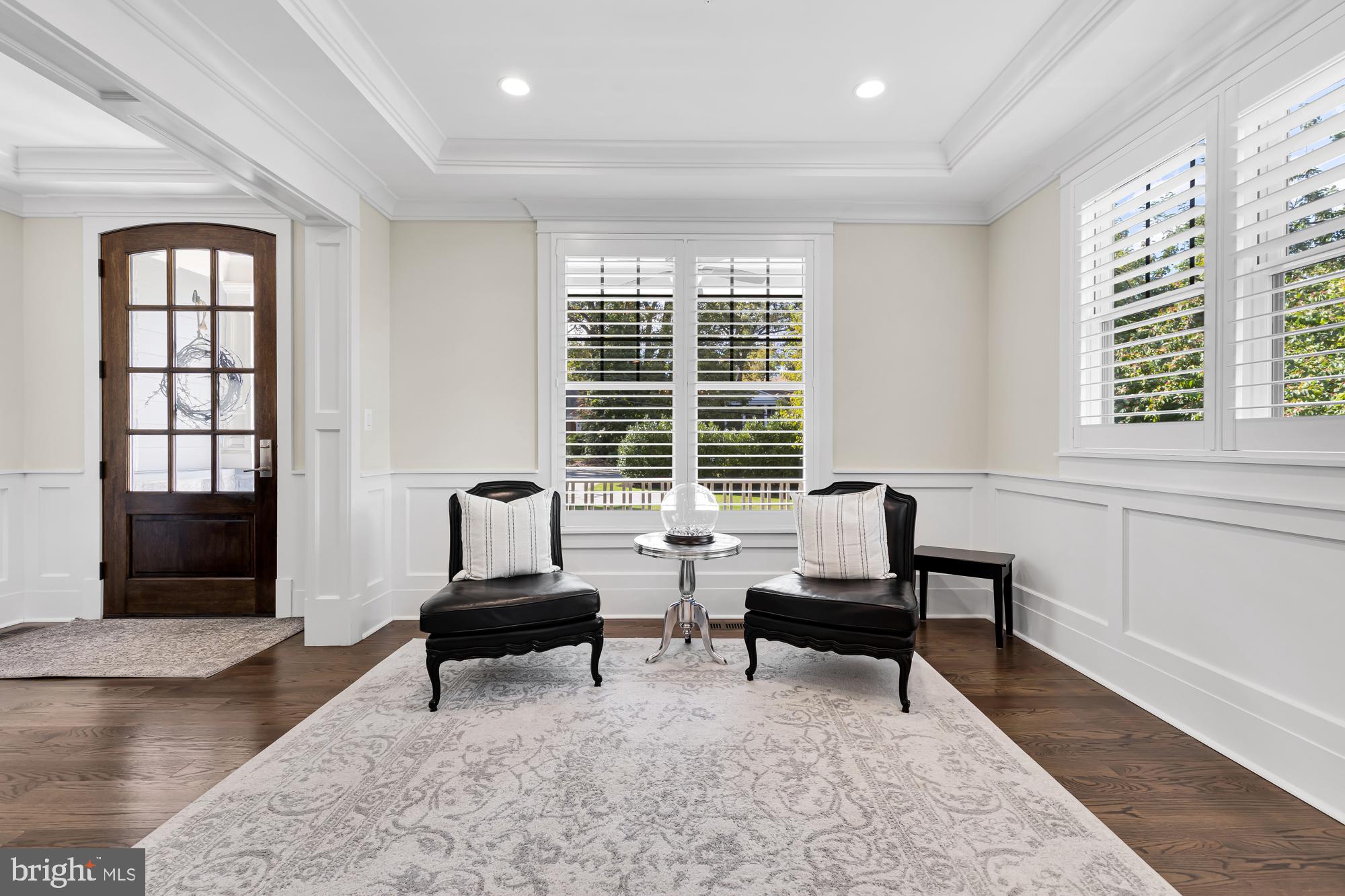 ENGLISH VILLAGE - Residential