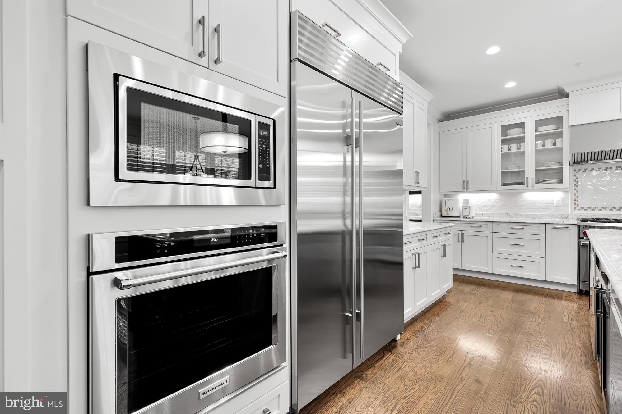 ENGLISH VILLAGE - Residential