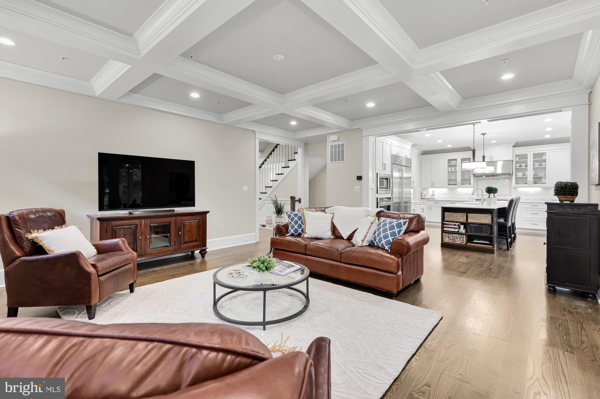 ENGLISH VILLAGE - Residential