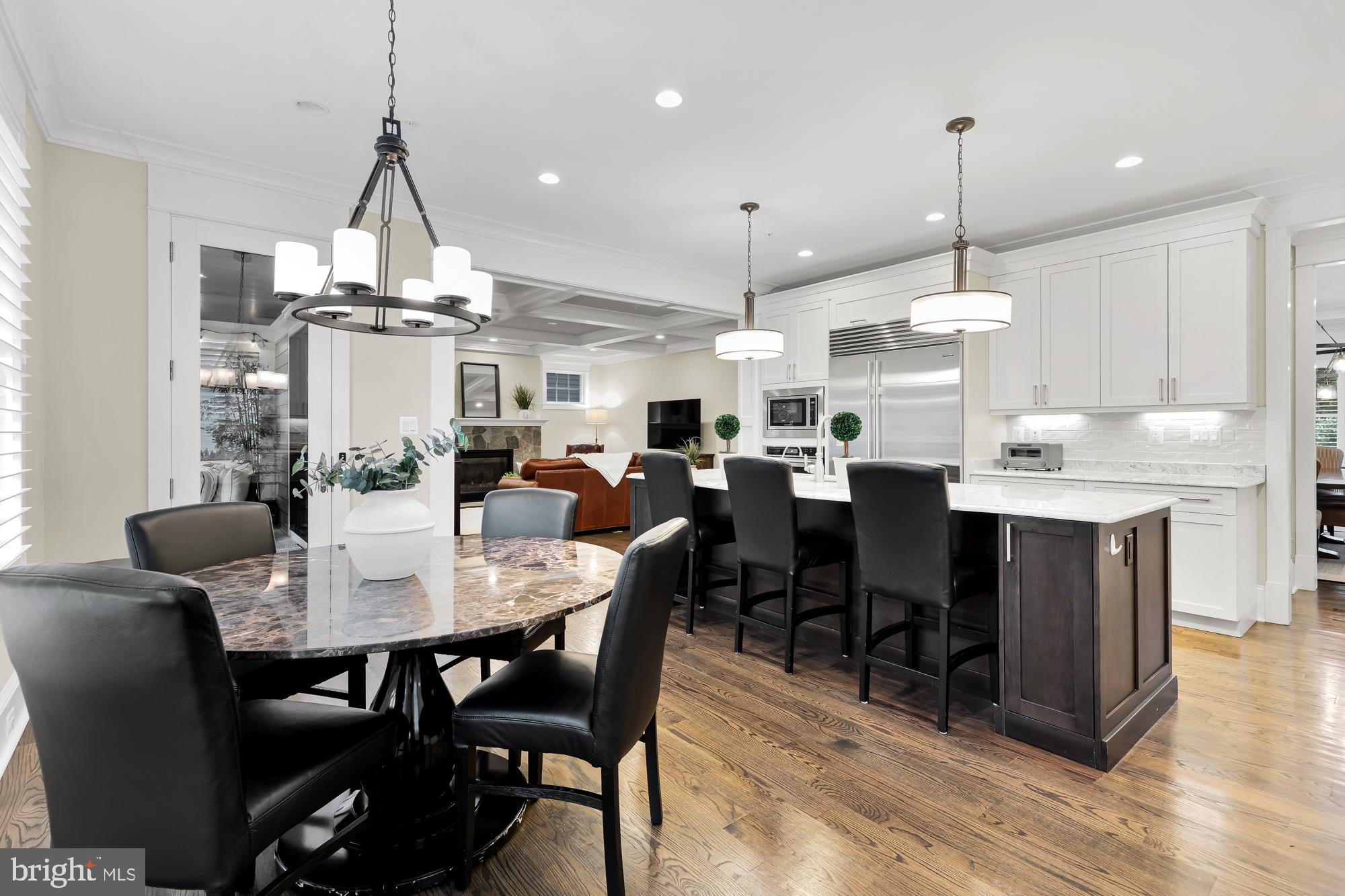 ENGLISH VILLAGE - Residential