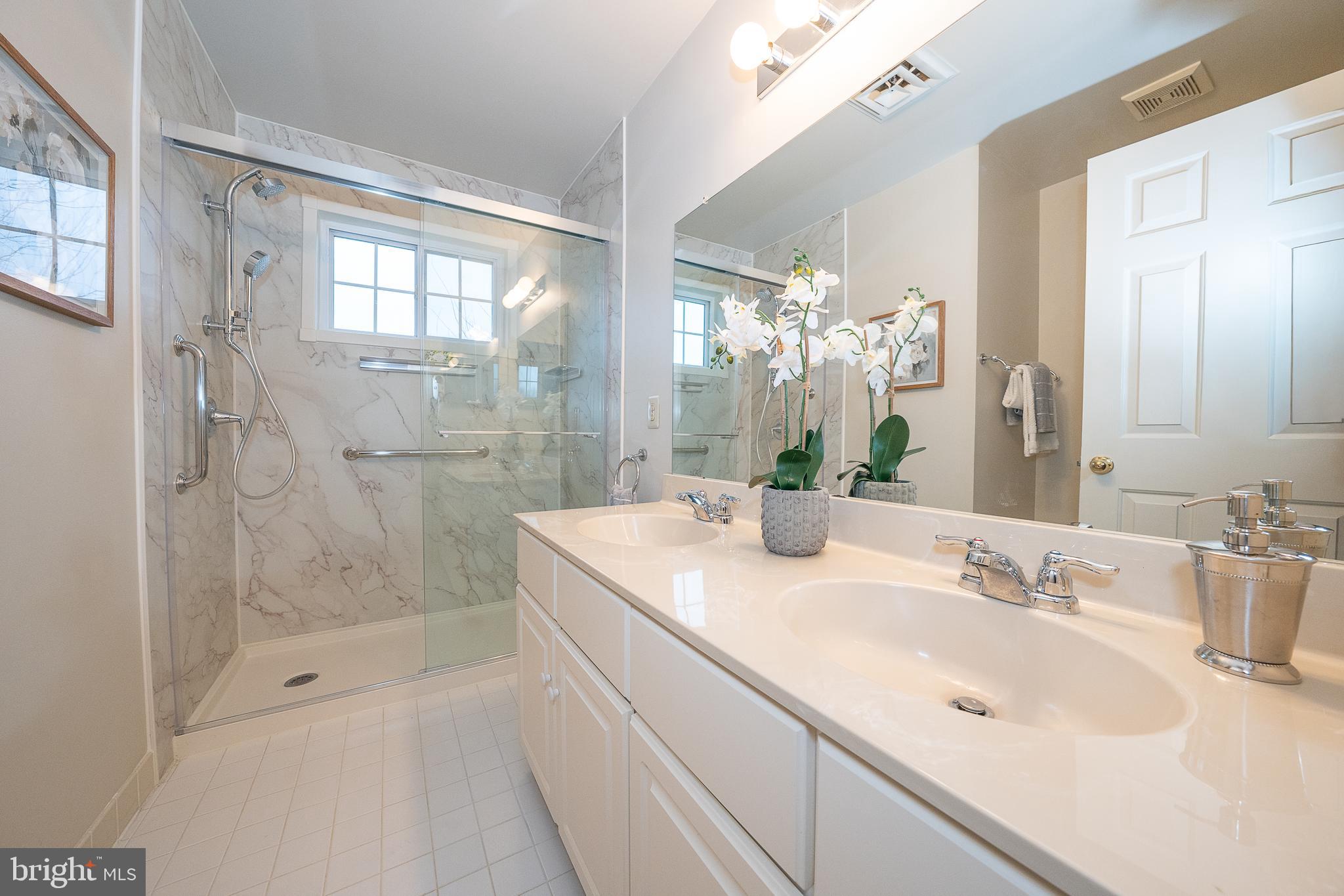 WILLOWDALE CROSSIN - Residential