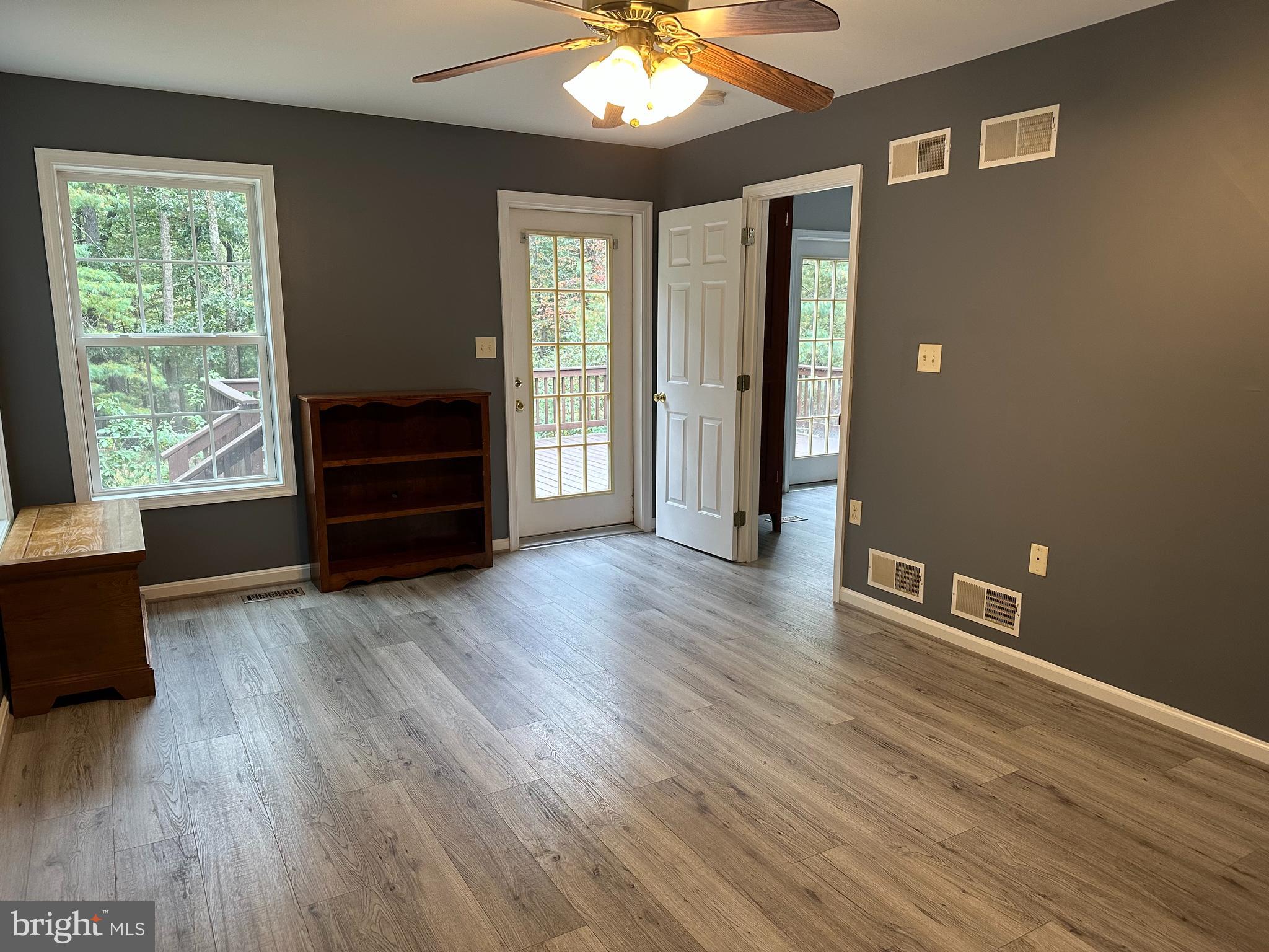 SPRING VALLEY - Residential