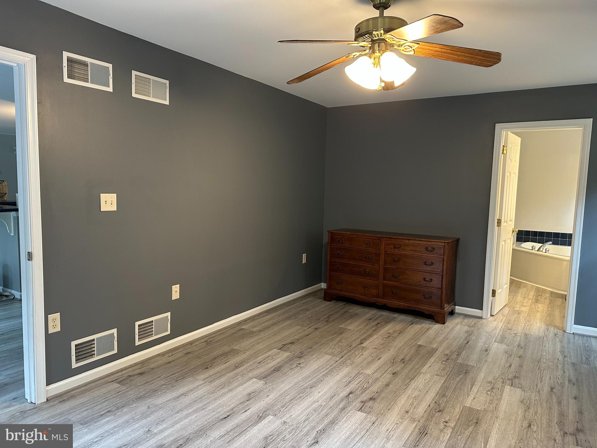 SPRING VALLEY - Residential