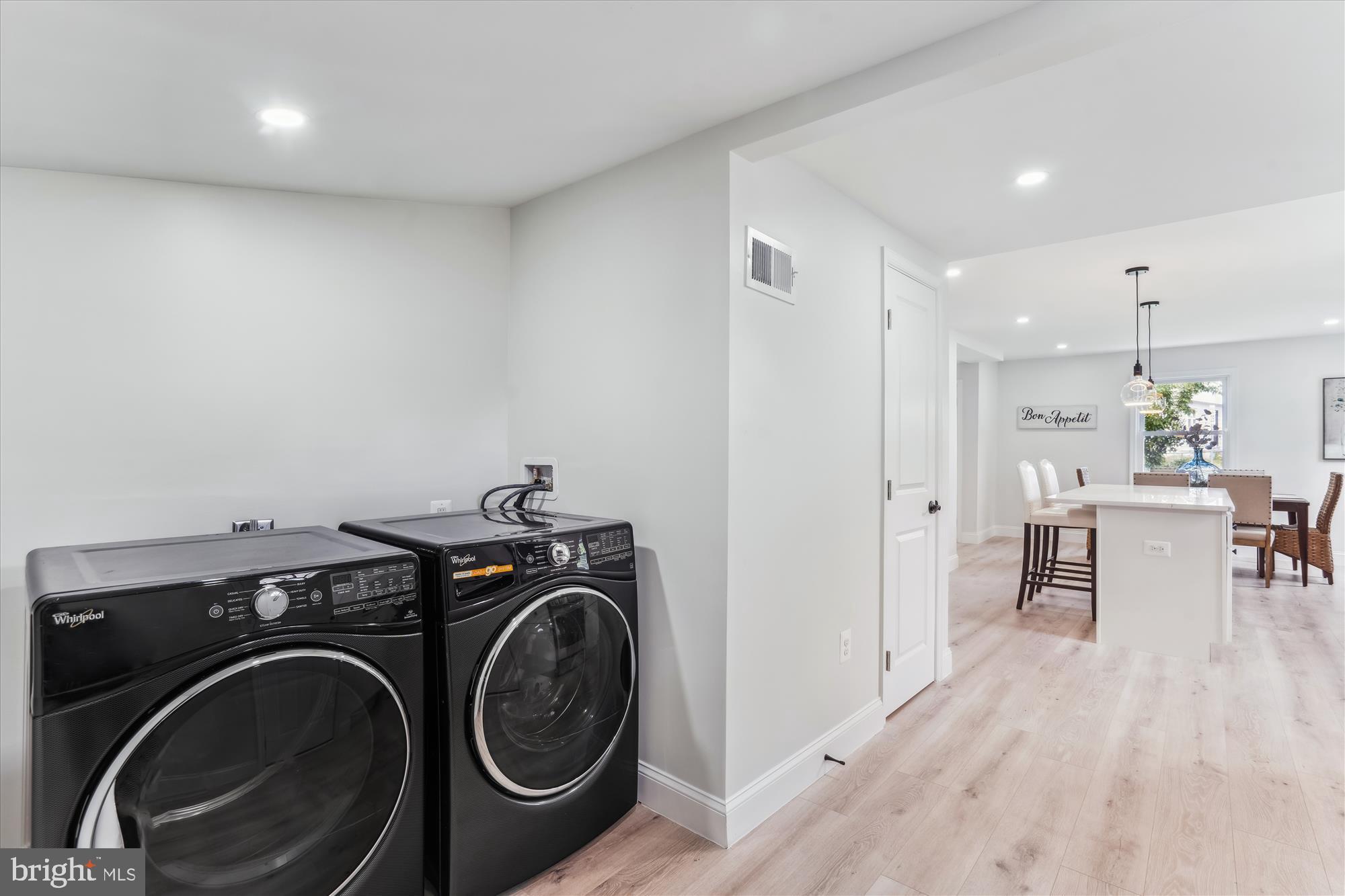 RIVERDALE - Residential