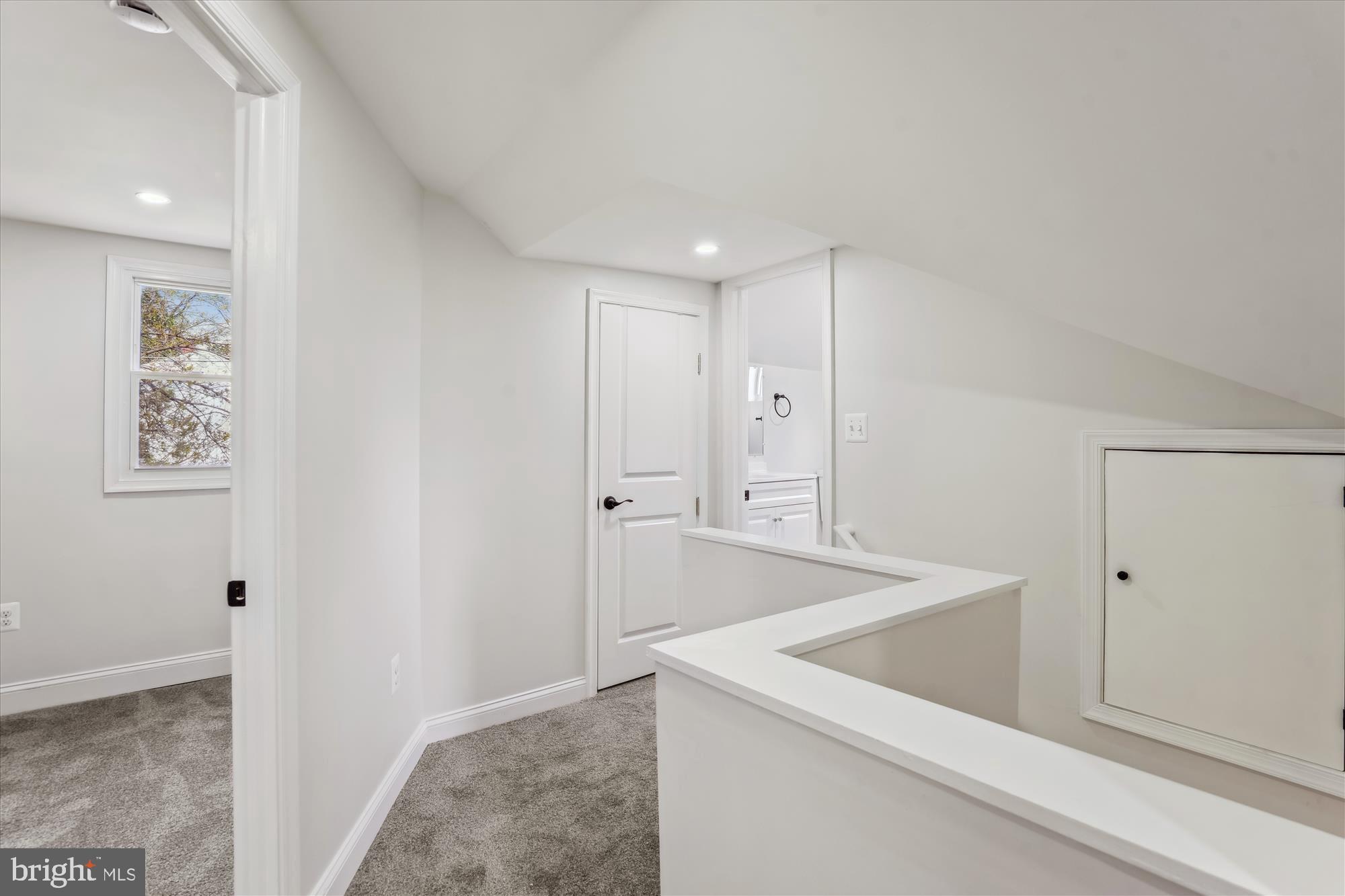 RIVERDALE - Residential