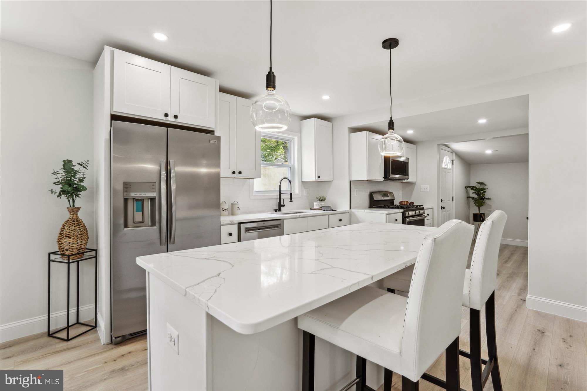 RIVERDALE - Residential