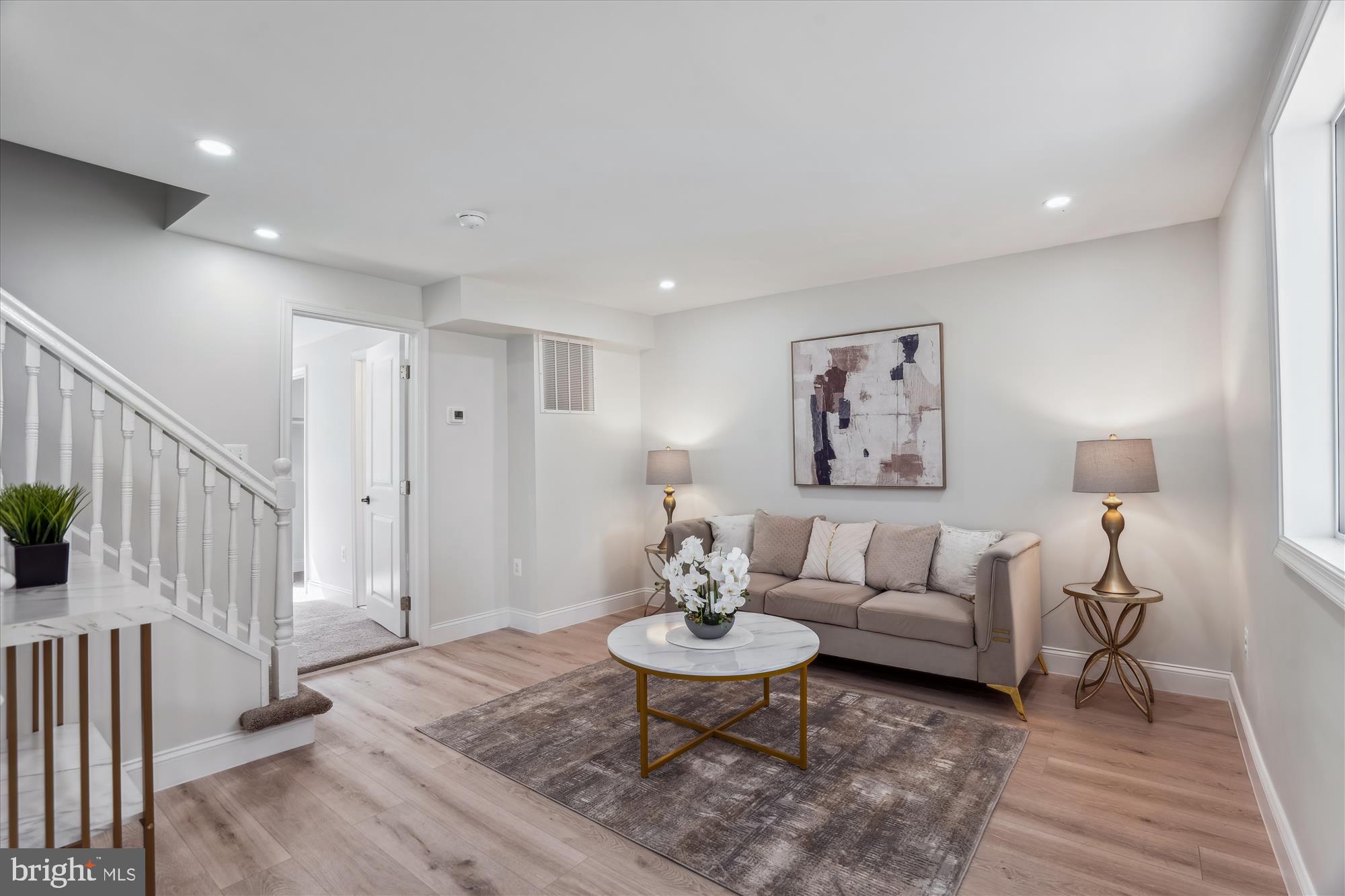 RIVERDALE - Residential