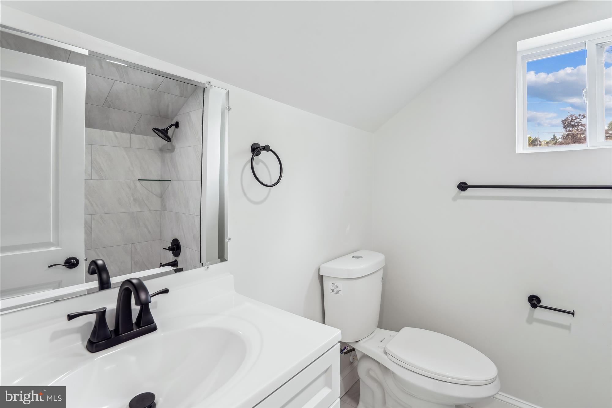 RIVERDALE - Residential